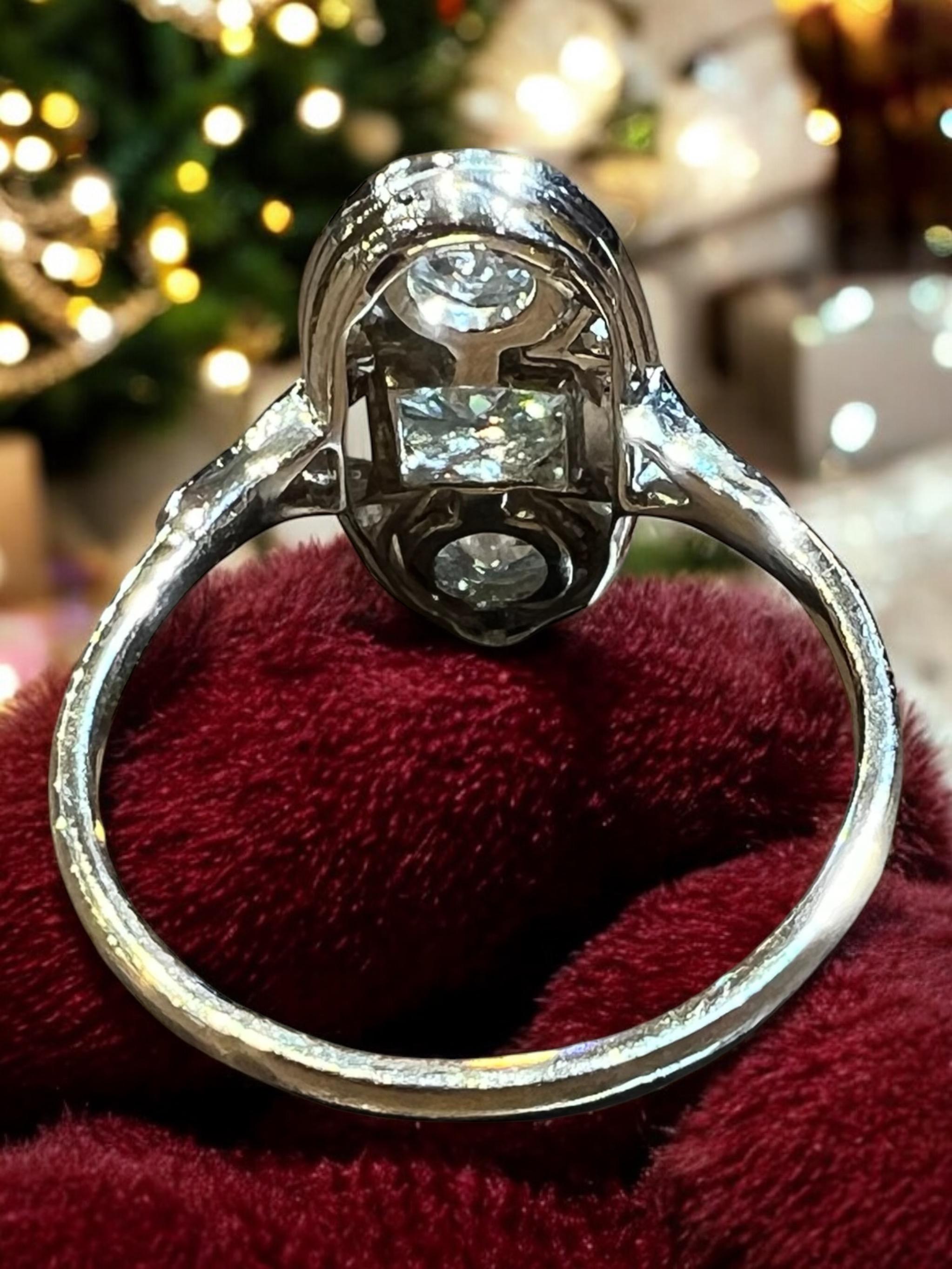 Anello Art Nouveau con diamanti taglio vecchio in oro 18 carati in vendita 3