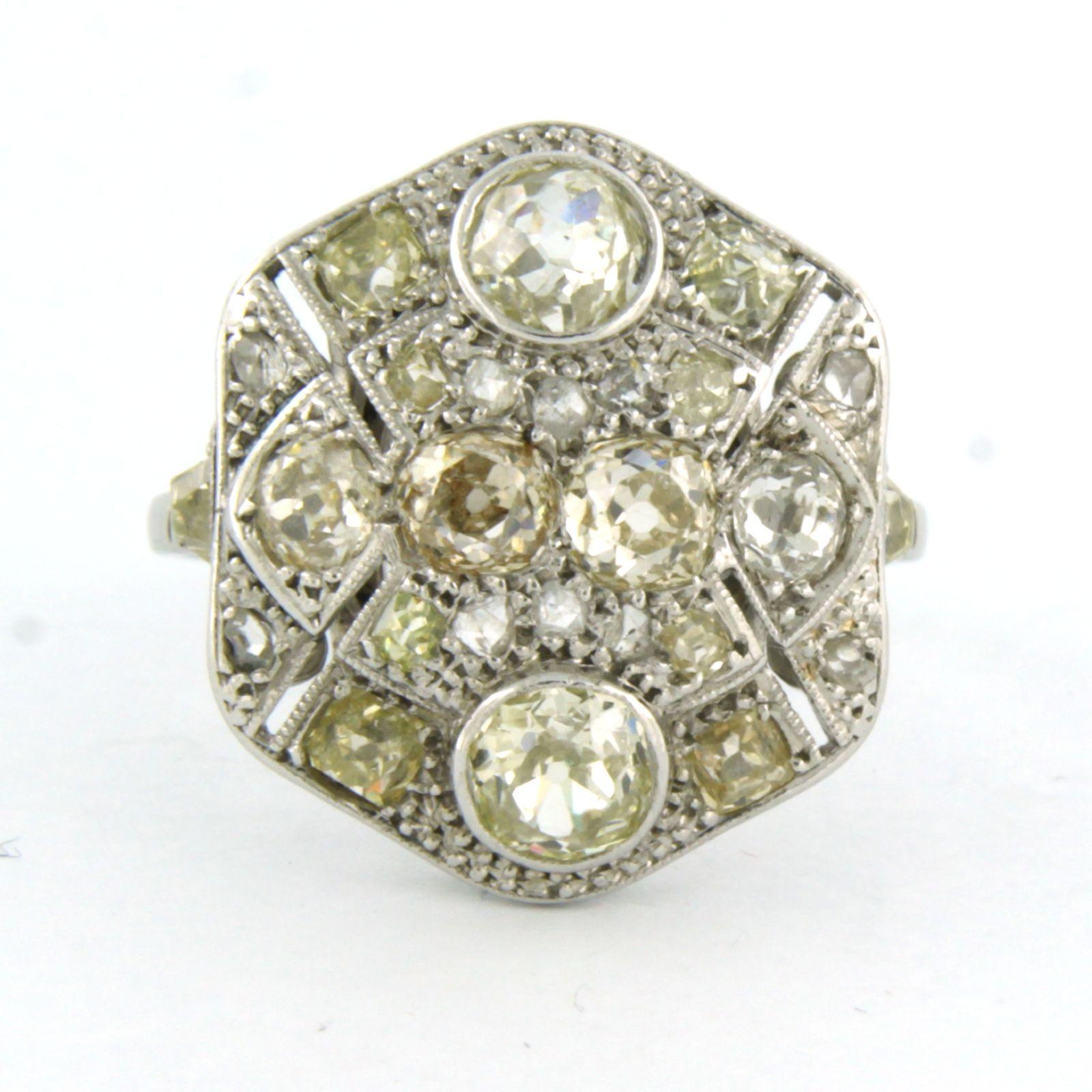 ART NOUVEAU - 18k white gold ring set with old mine cut and rose cut diamonds. 3.20ct – ring size US. 8 - EU. 18.25(57)

Detailed description

the top of the ring is 2.0 cm wide

Ring size US 8 - EU. 18.25(57), ring can be enlarged or reduced a few