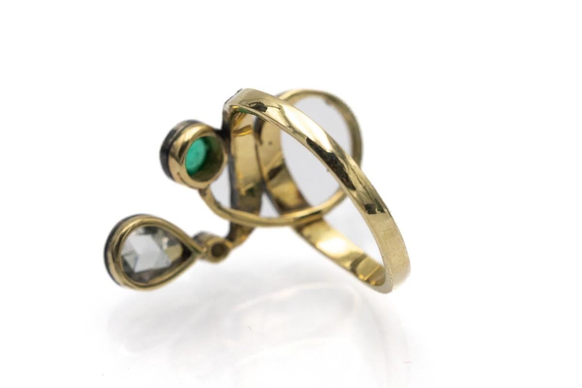 Jugendstilring mit Smaragd und Diamanten, um 1900. im Angebot 1