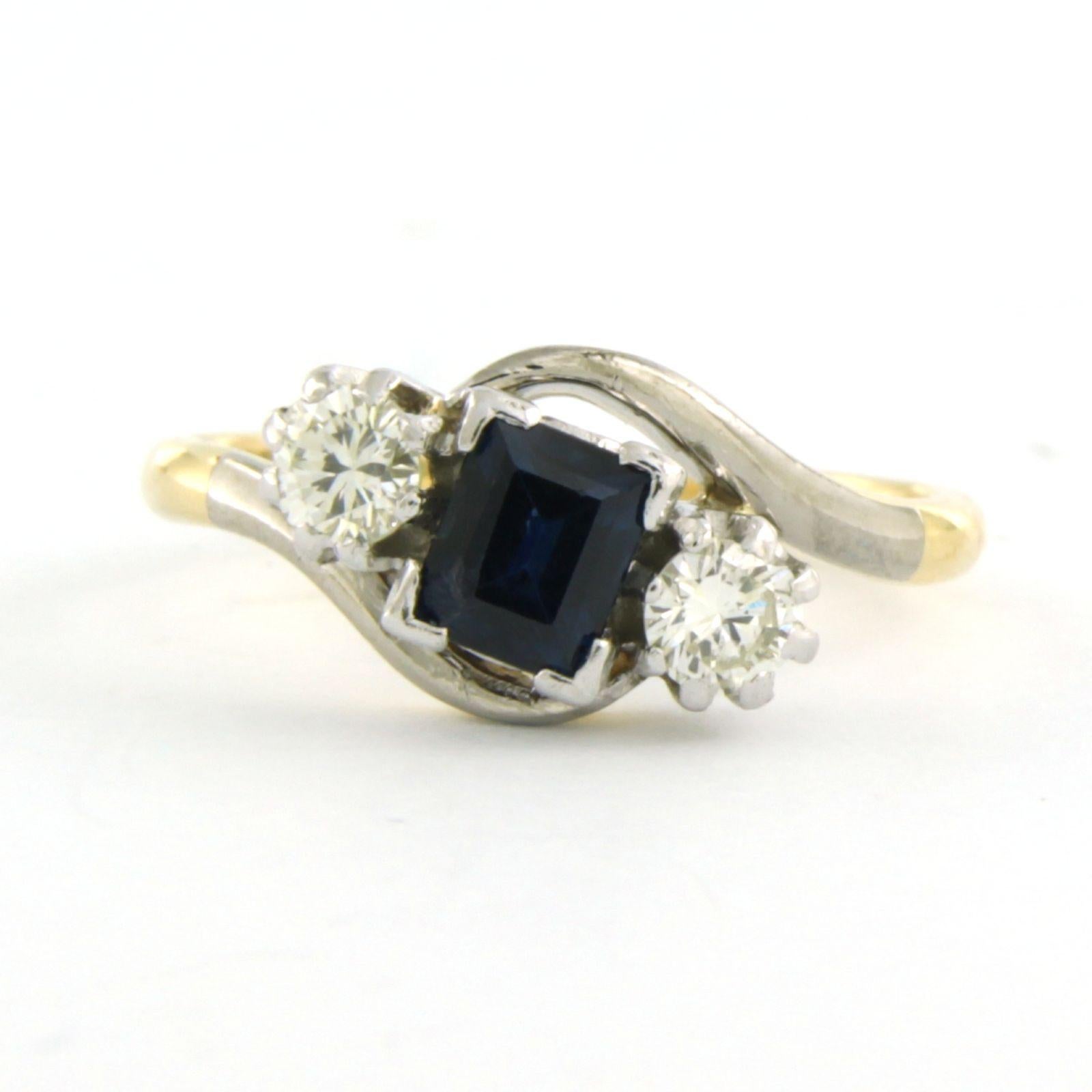 Bague en or 18k et platine sertie d'un saphir et de diamants taille brillant jusqu'à 0,32ct - G/H - SI - taille de bague US 5.5 - EU 16 (50)

description détaillée :

La partie supérieure de l'anneau mesure 8,0 mm de large et 5,0 mm de haut.

Bague
