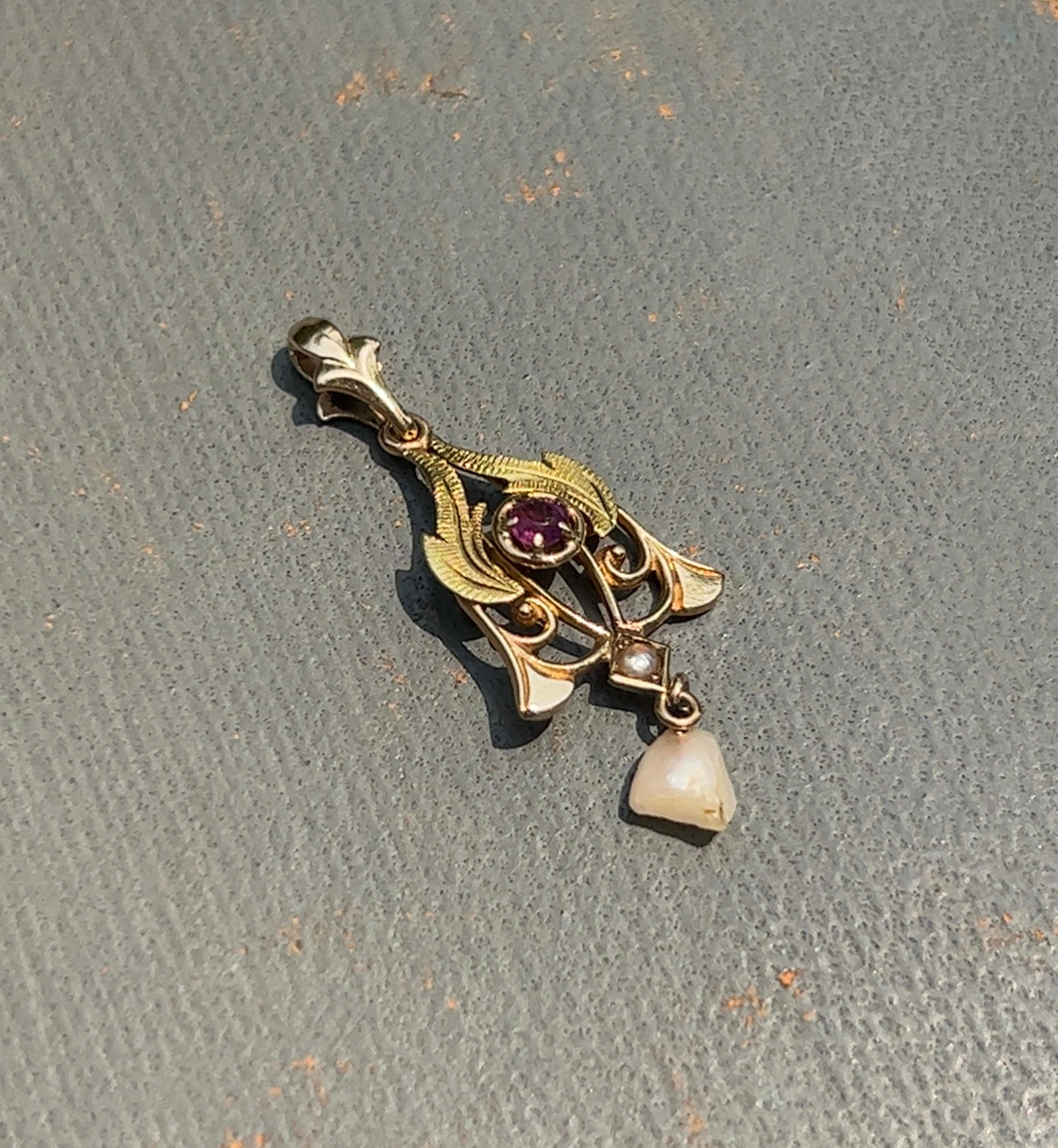 Art Nouveau River Pearl & Pink Sapphire Pendant in 10K Yellow Gold In Good Condition In Towson, MD