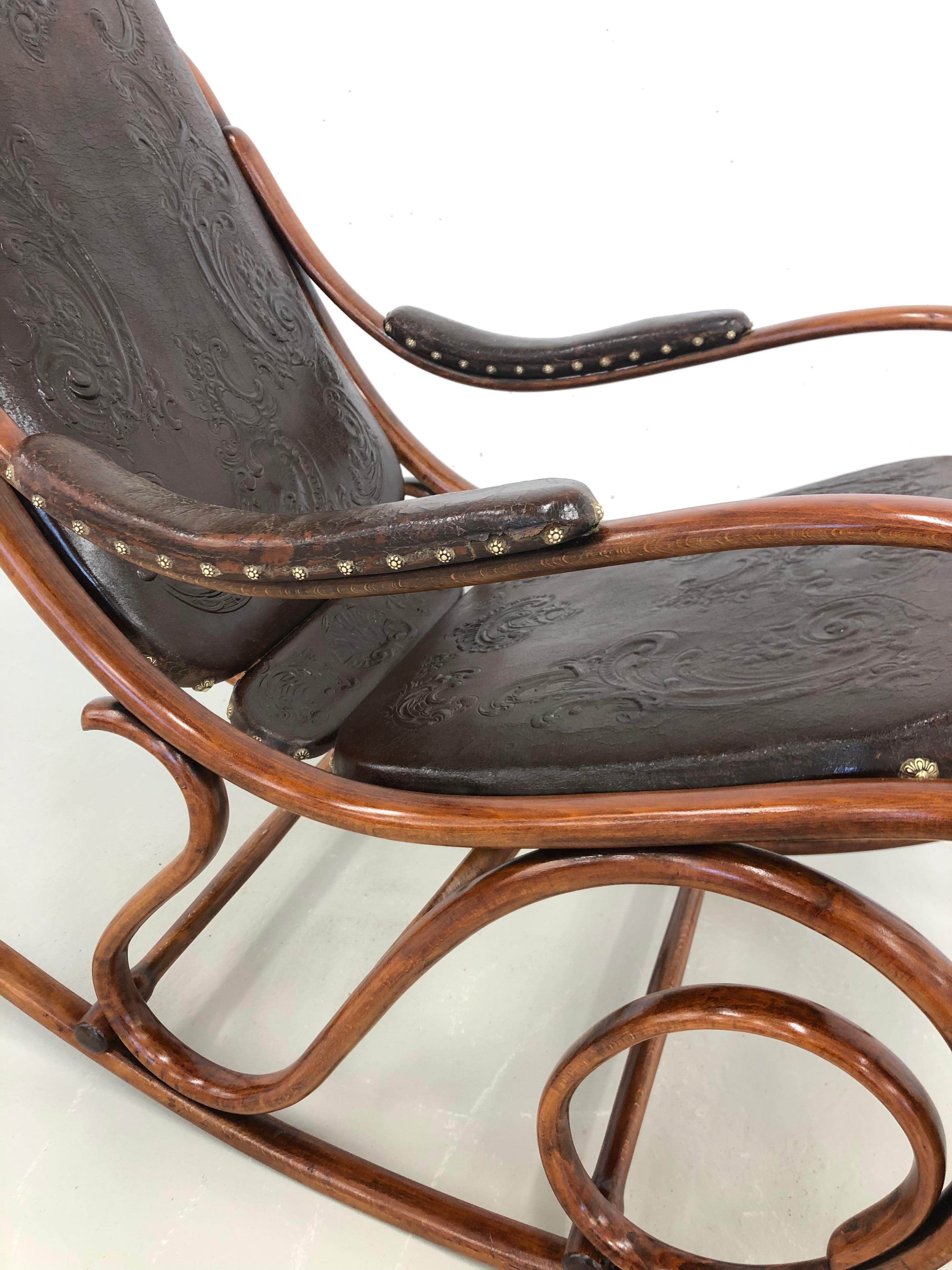 Art Nouveau Rocking Chair from Thonet im Angebot 4