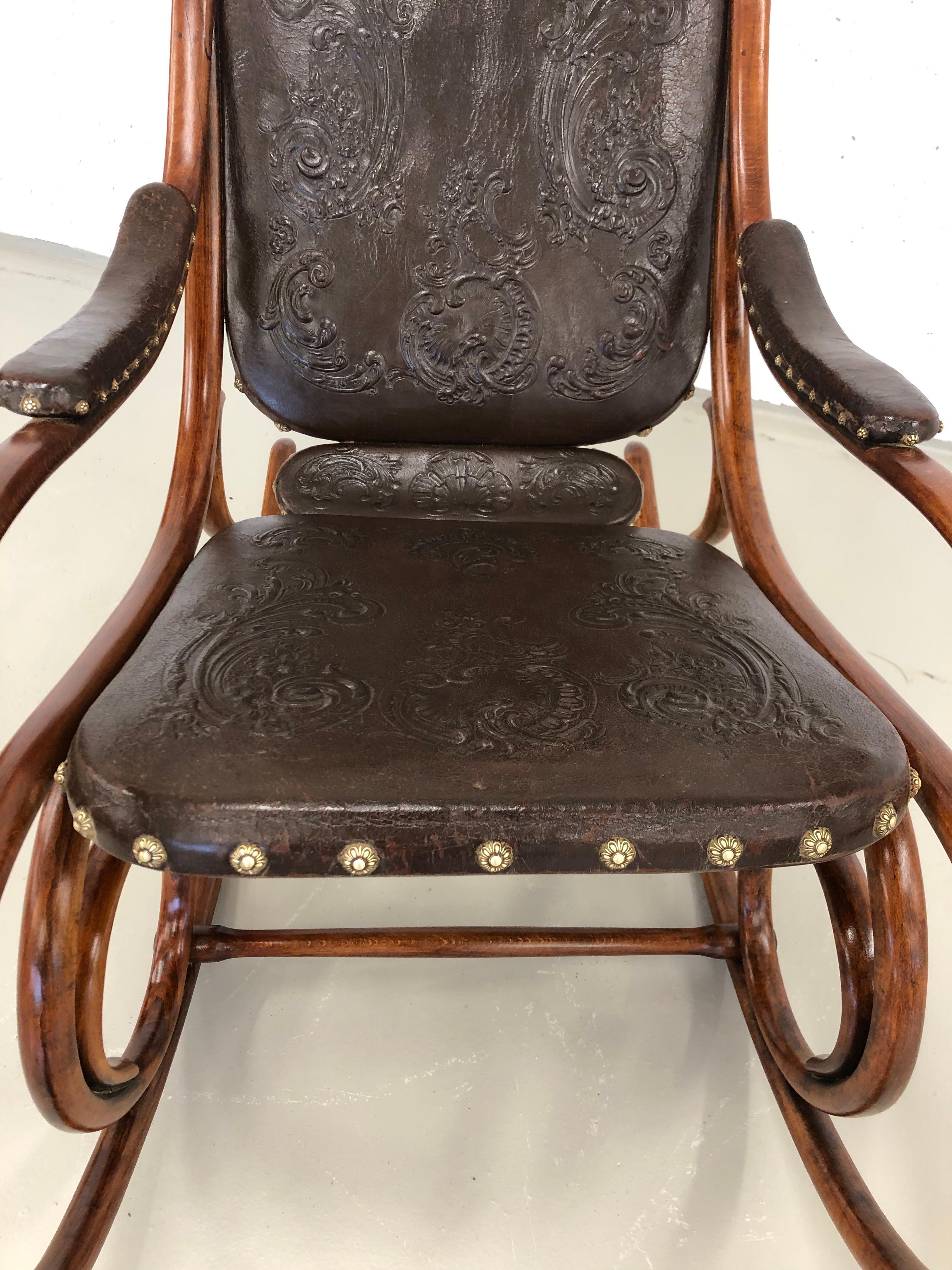 Art Nouveau Rocking Chair from Thonet (Österreichisch) im Angebot
