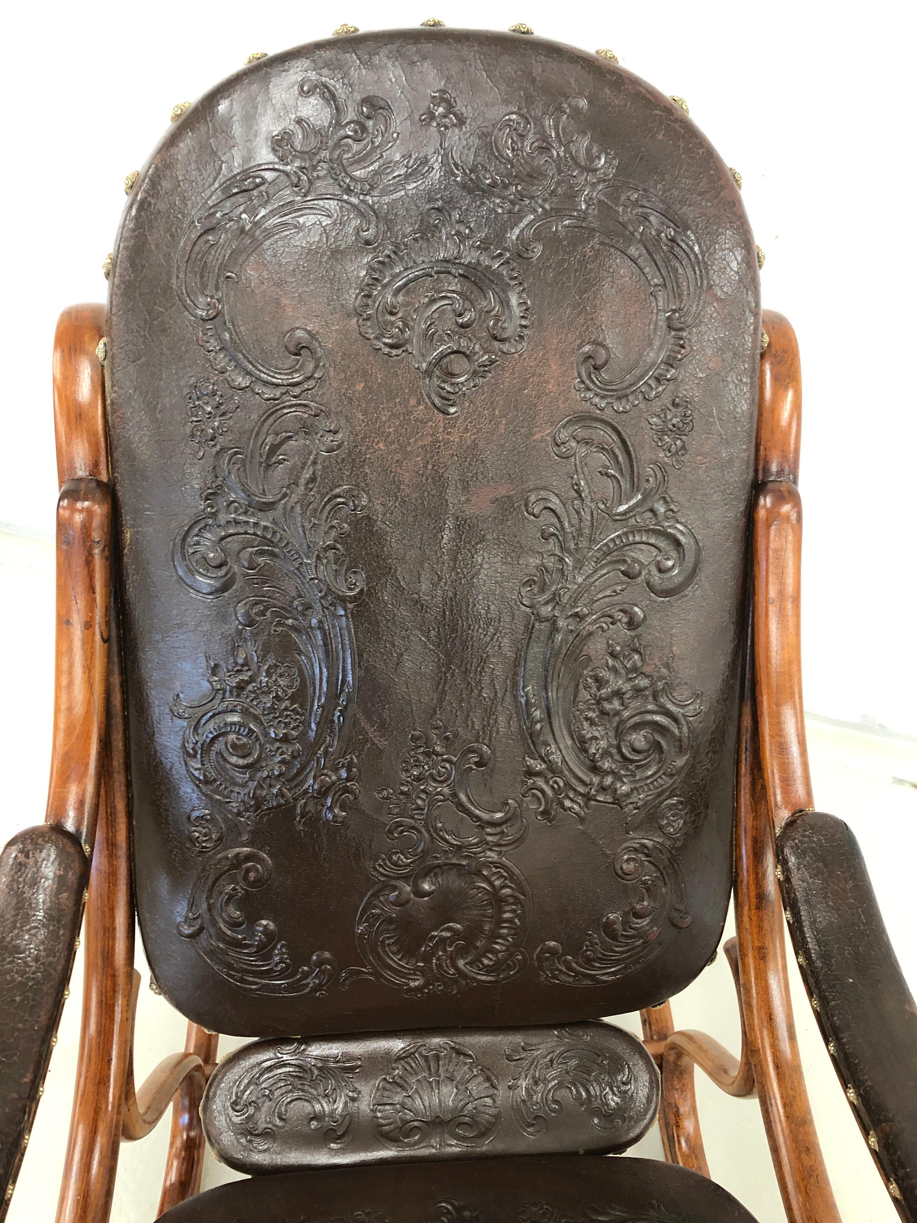 Art Nouveau Rocking Chair from Thonet im Zustand „Gut“ im Angebot in Gyermely, Komárom-Esztergom