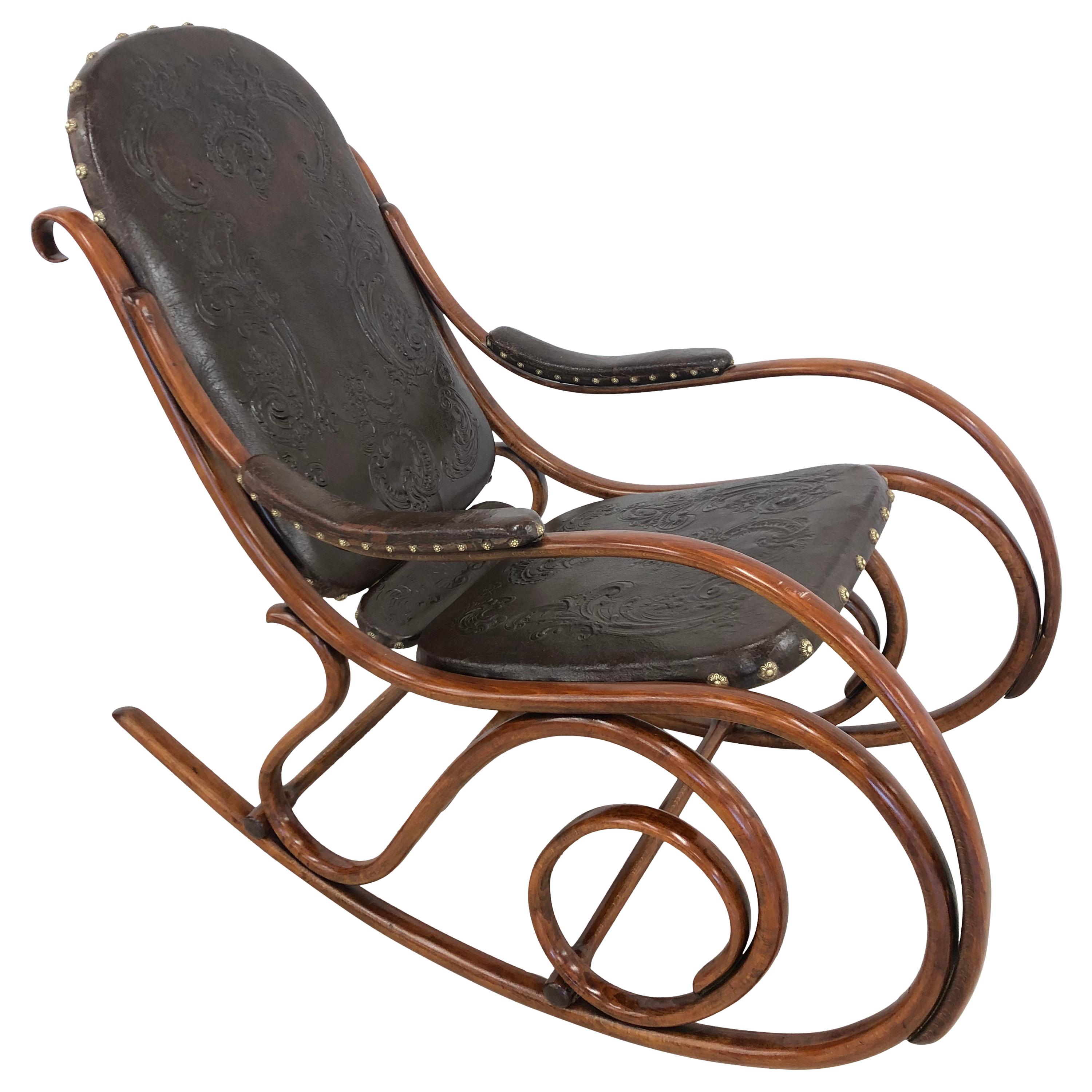 Art Nouveau Rocking Chair from Thonet im Angebot