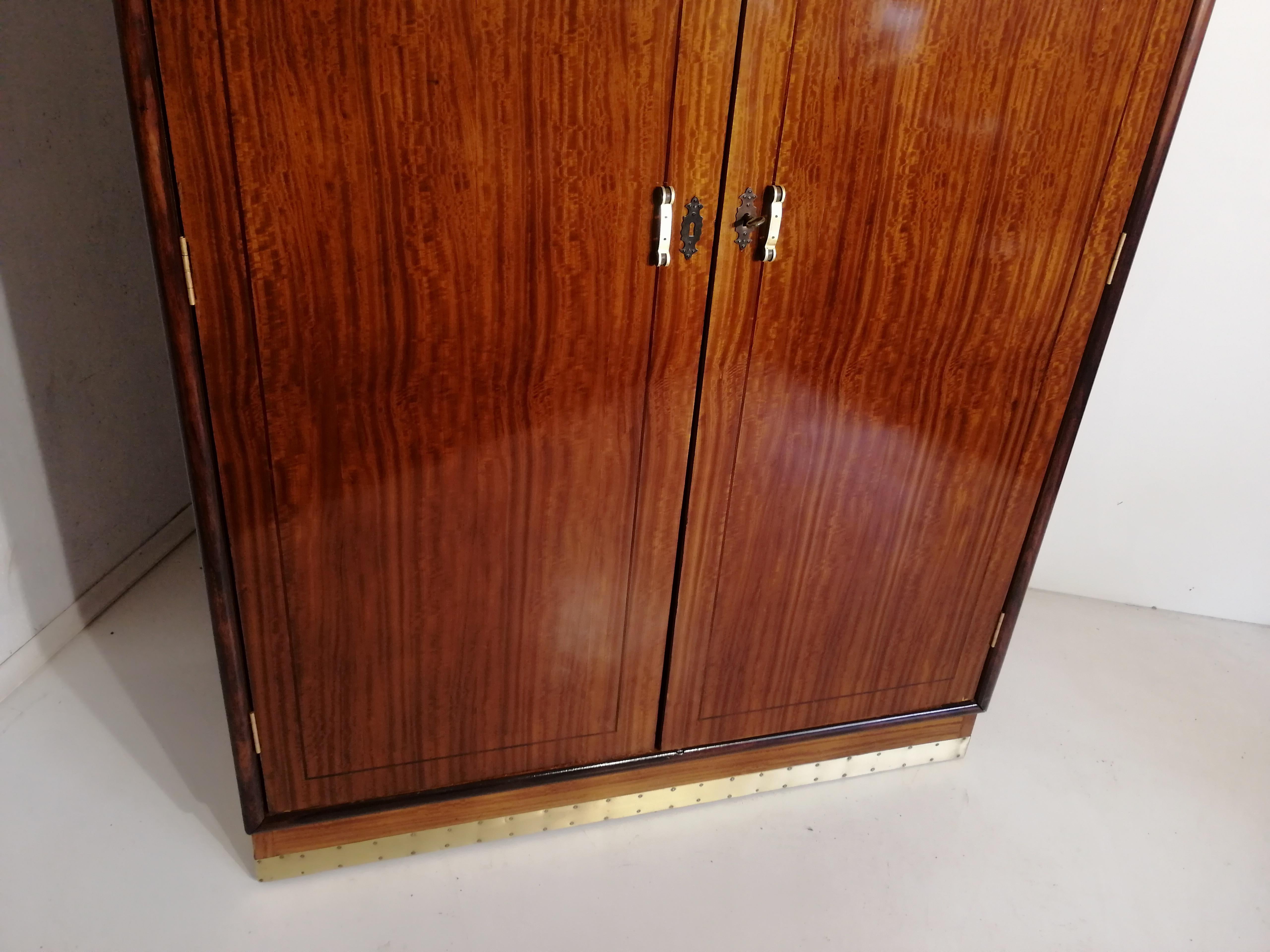 Armoire Art Nouveau en bois de rose en vente 5