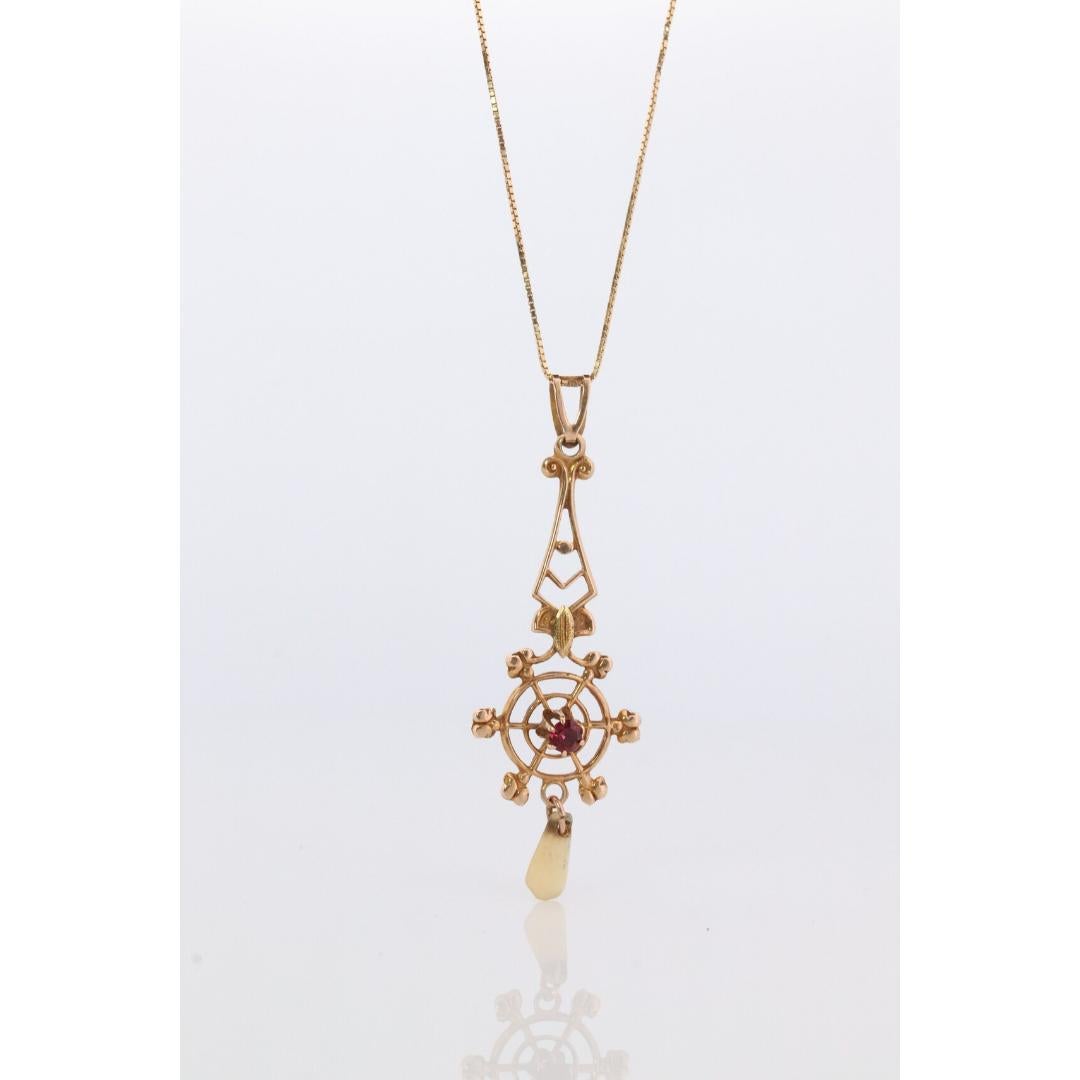 Lavaliere in oro 10k con rubino e perle in stile liberty In condizioni buone in vendita a Port Charlotte, FL