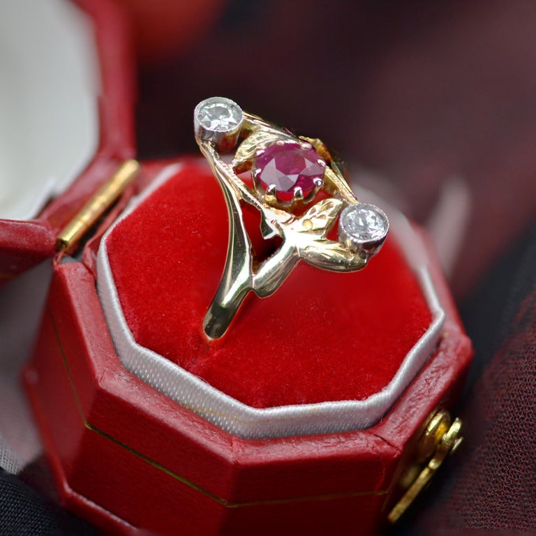 Art Nouveau Ruby Diamonds 18 Karat Yellow Gold Ring For Sale 9