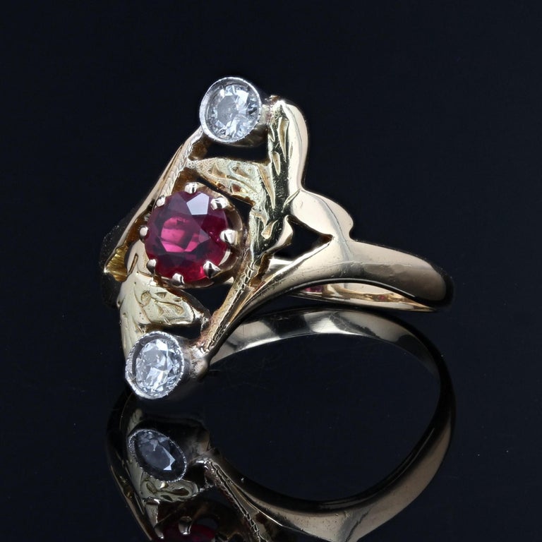 Art Nouveau Ruby Diamonds 18 Karat Yellow Gold Ring For Sale 1
