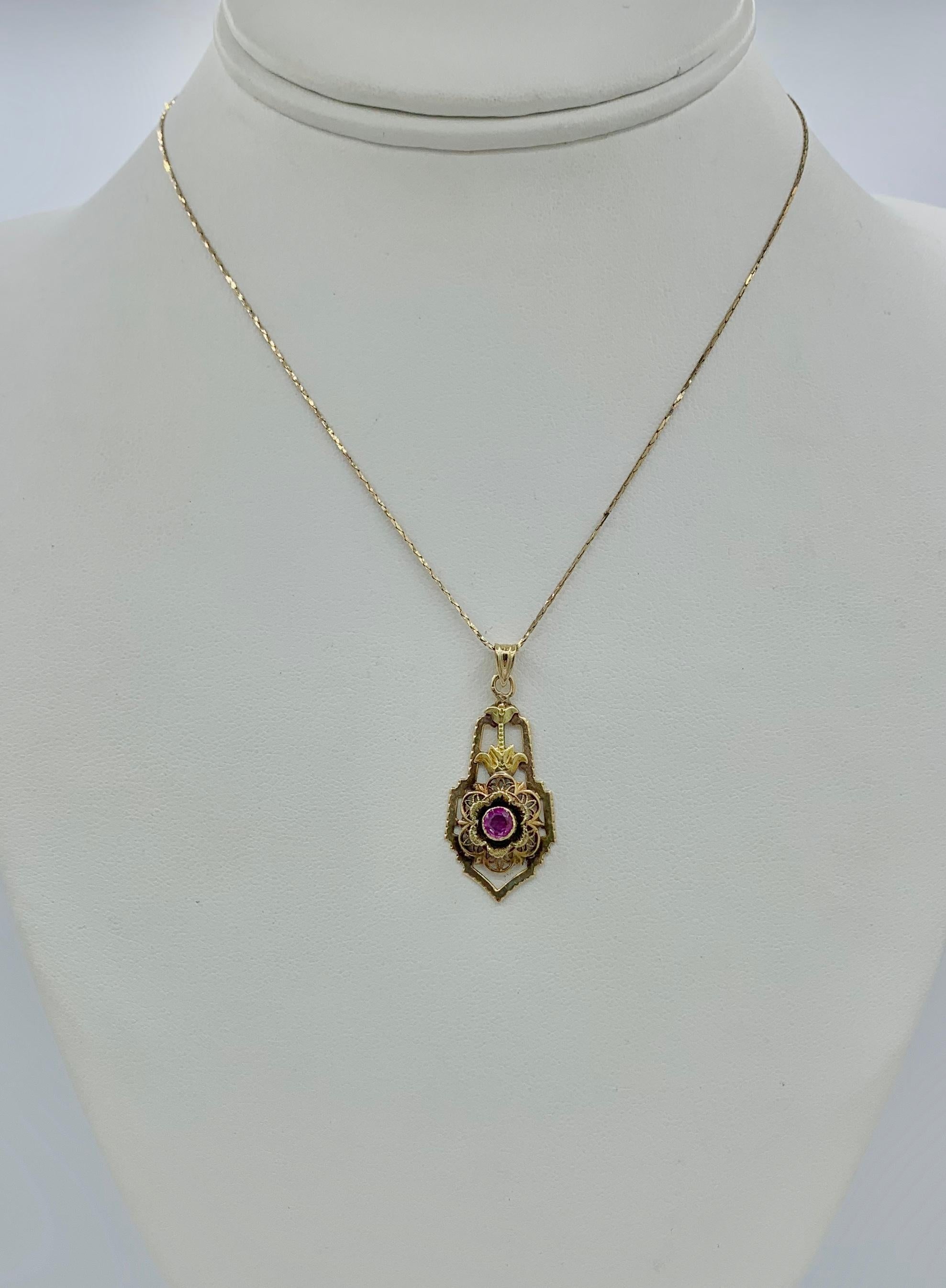 Jugendstil Rubin-Blumen-Anhänger Lavaliere-Halskette Gold, um 1900 (Art nouveau) im Angebot