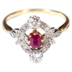 Antique Art Nouveau ruby ring in 18 karat yellow gold and platinum, pigeon's blood ruby