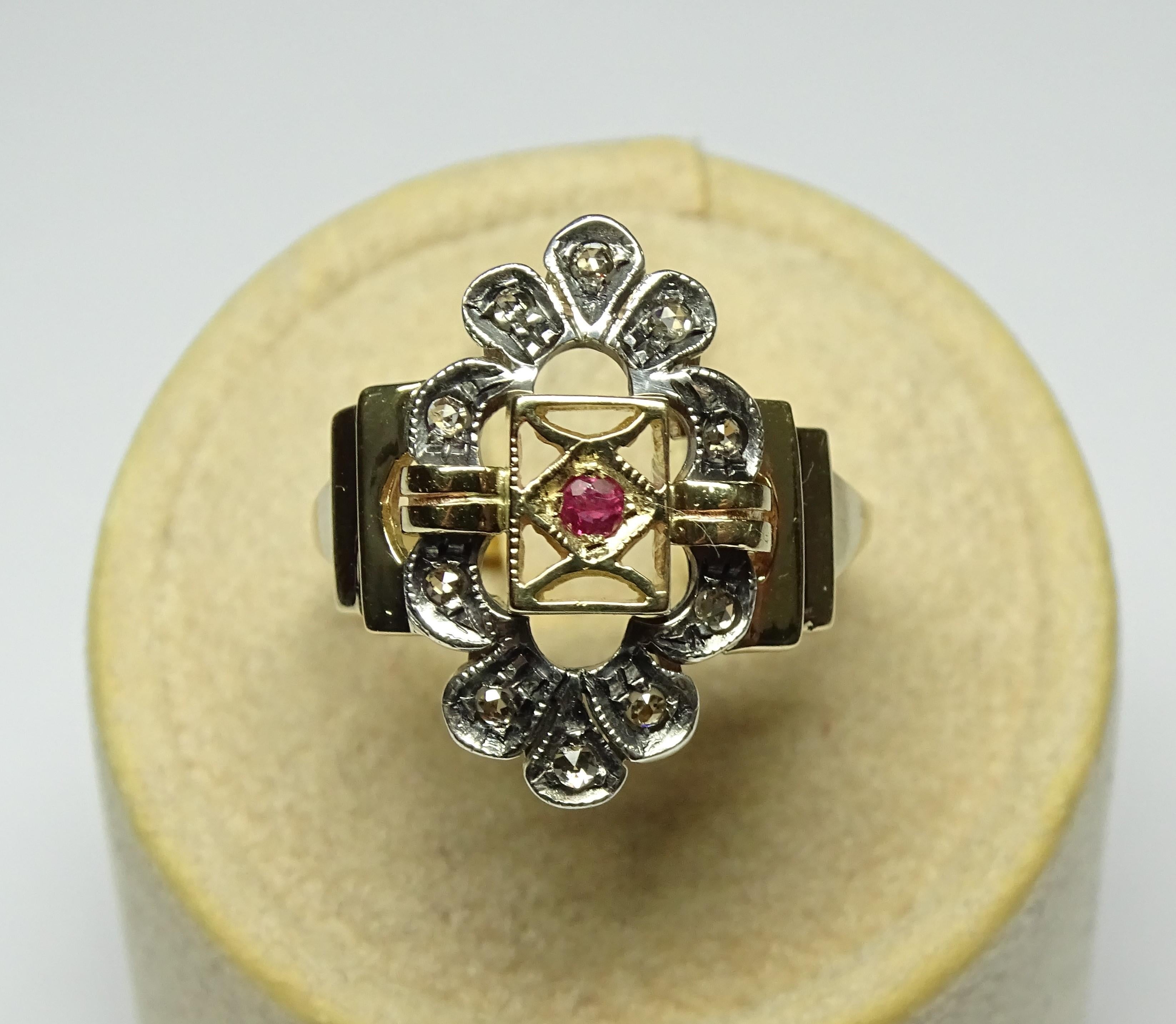 Art Nouveau Ruby Rose Cut Diamonds 14 Karat Yellow Gold Ring For Sale 4