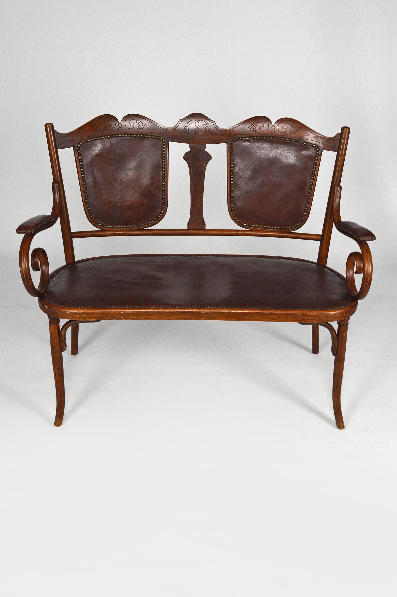 Art Nouveau Salon Set in Bentwood & Leather, by Fischel, circa 1910 In Good Condition For Sale In L'Etang, FR