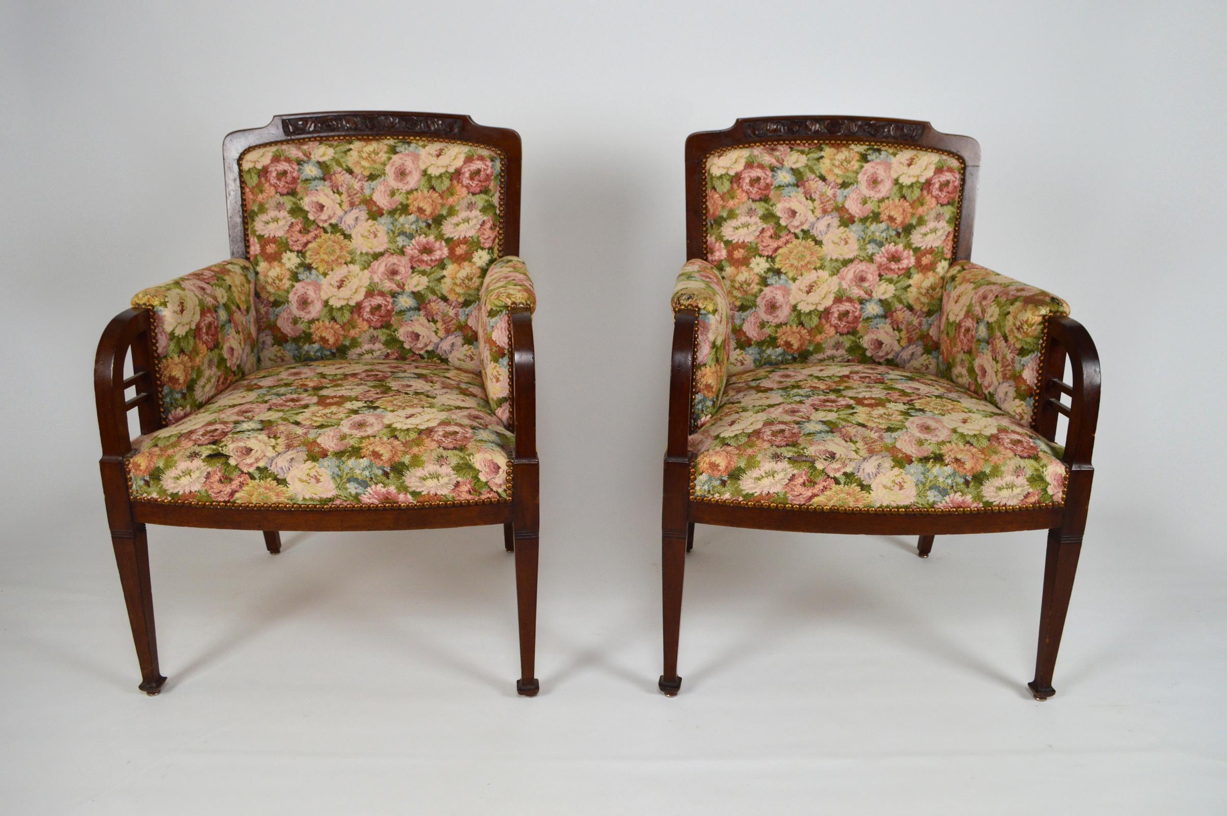 Art Nouveau Salon Set in Carved Mahogany on a Floral Theme, circa 1900 For Sale 6