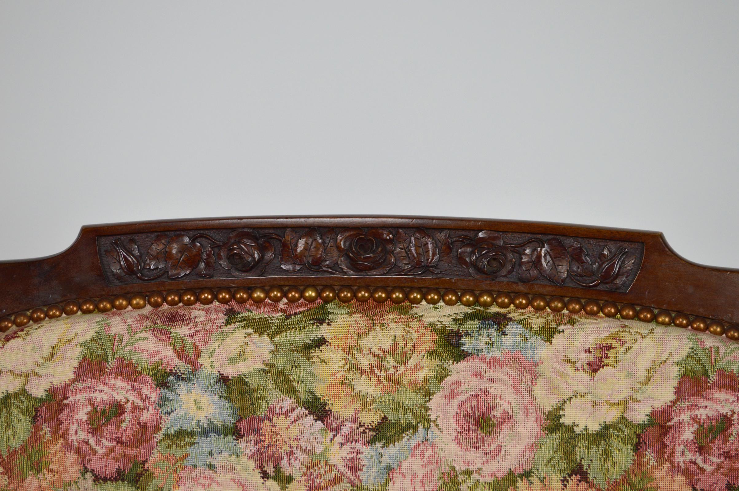 Art Nouveau Salon Set in Carved Mahogany on a Floral Theme, circa 1900 For Sale 12
