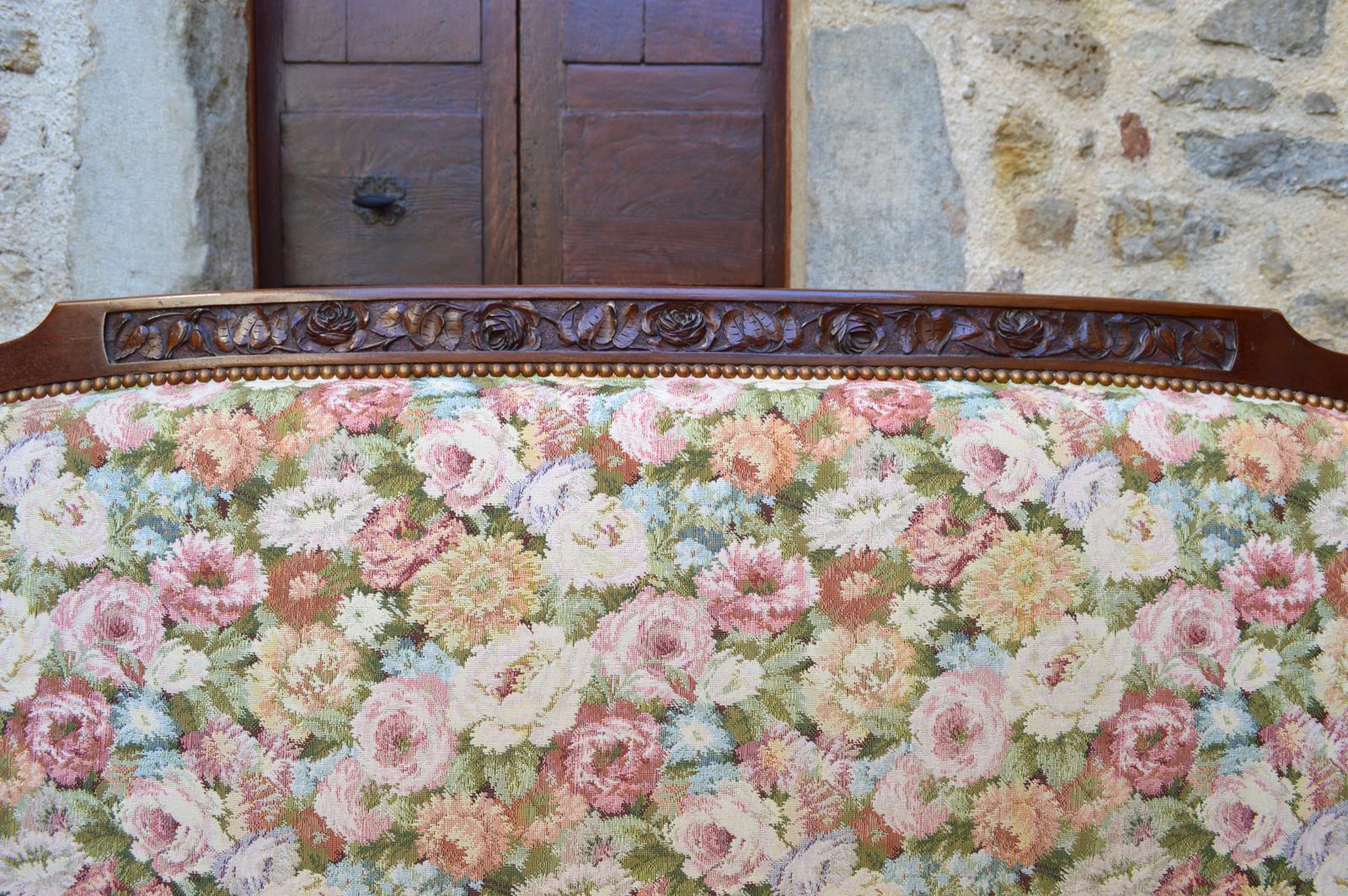 Art Nouveau Salon Set in Carved Mahogany on a Floral Theme, circa 1900 For Sale 1