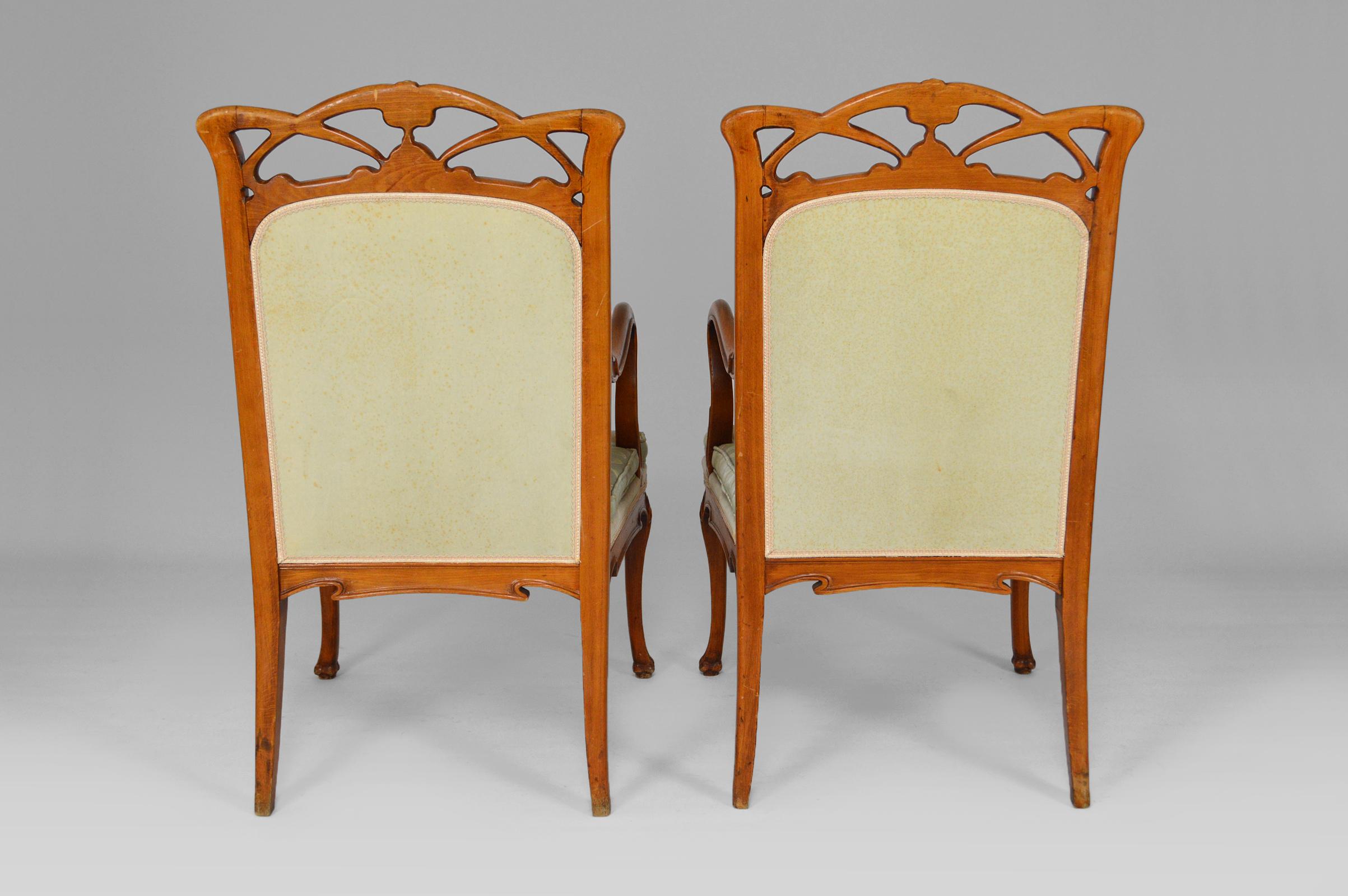 Art Nouveau Salon Set in Carved Wood on a Floral Theme, circa 1900 For Sale 7