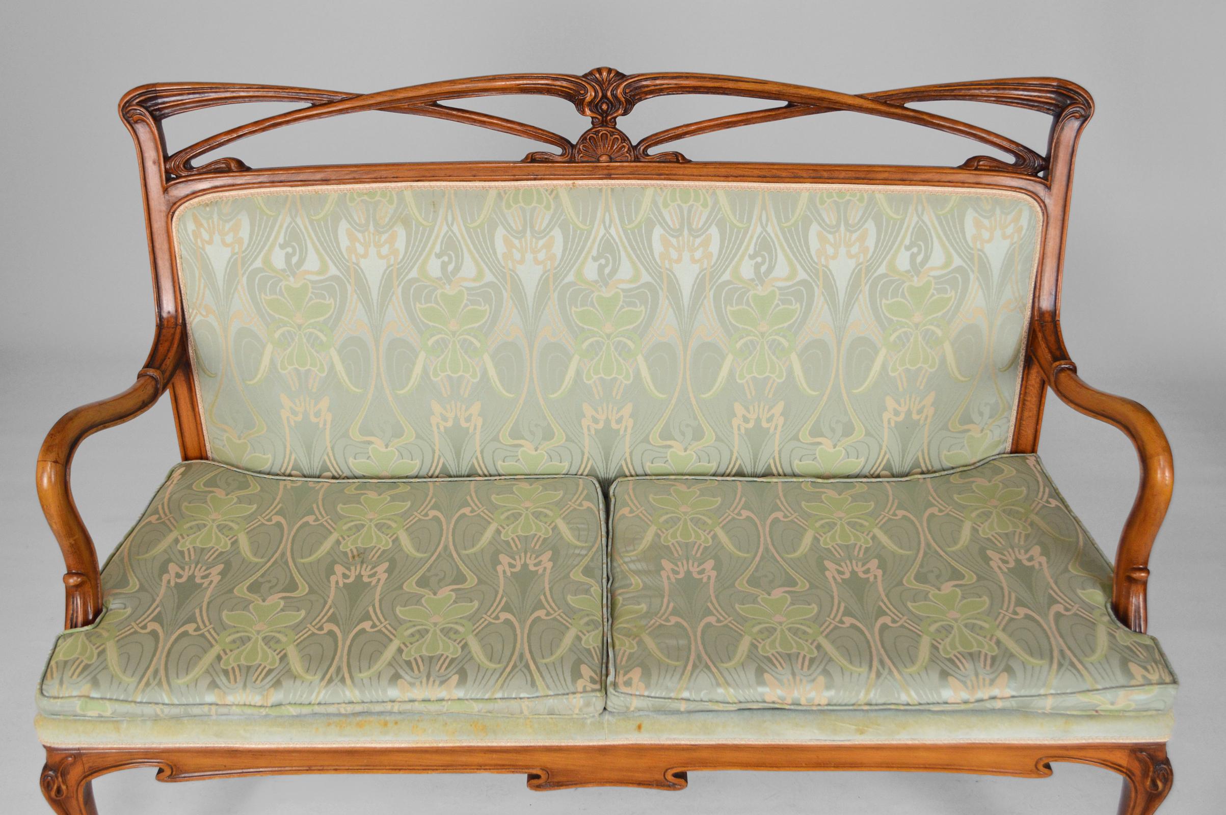 Art Nouveau Salon Set in Carved Wood on a Floral Theme, circa 1900 In Good Condition For Sale In L'Etang, FR
