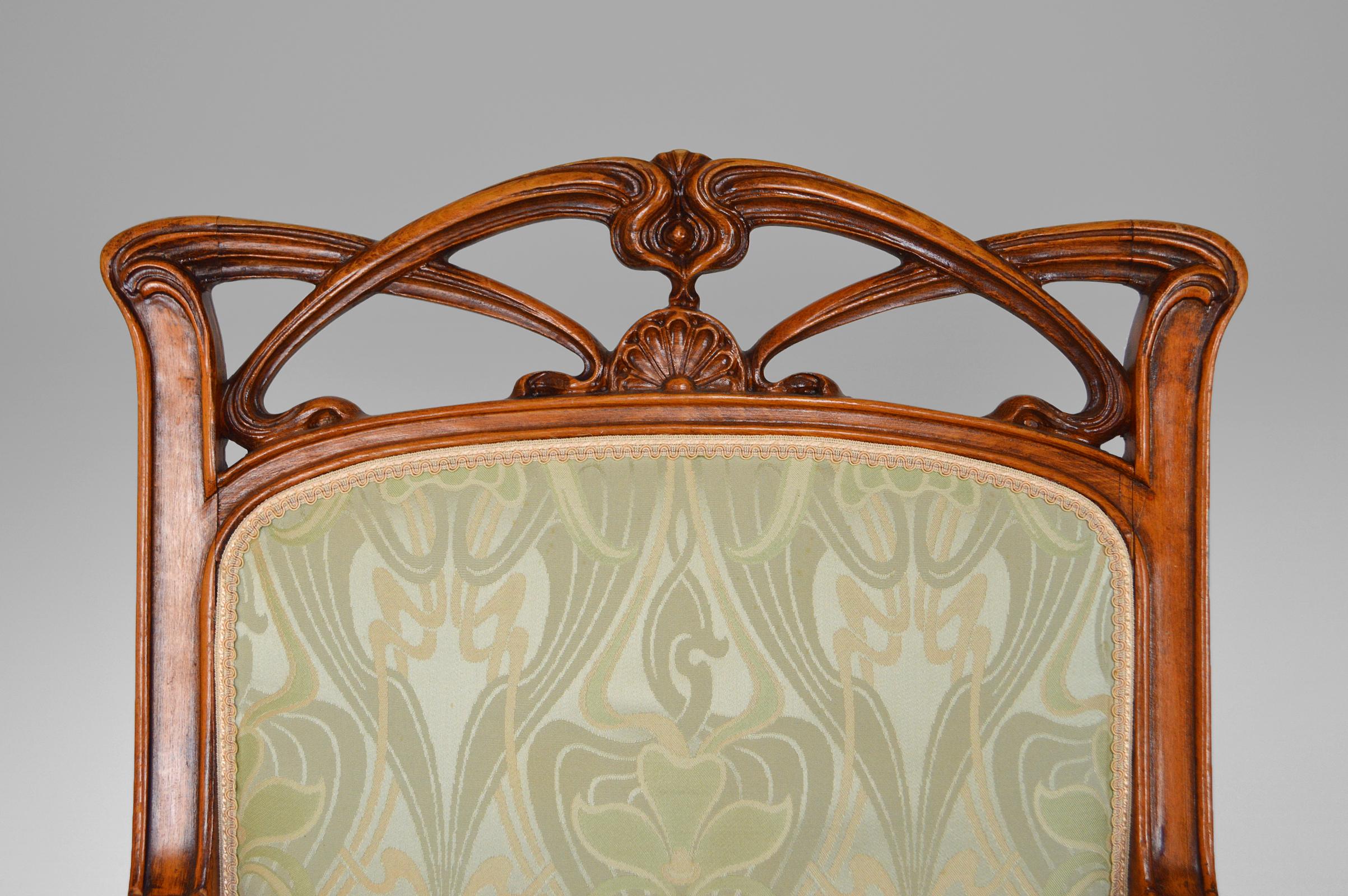 Art Nouveau Salon Set in Carved Wood on a Floral Theme, circa 1900 For Sale 2