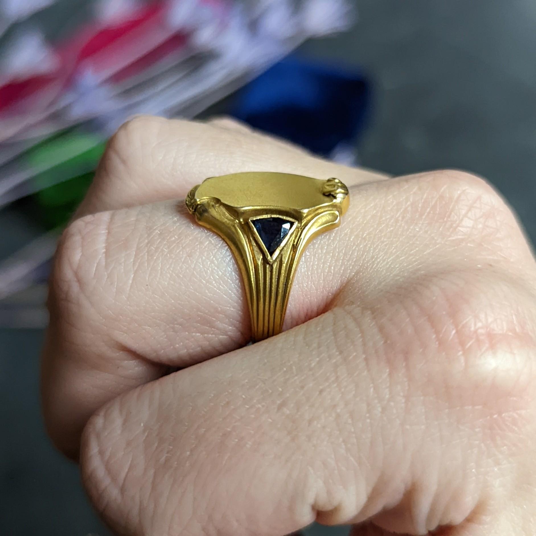 Art Nouveau Sapphire 14 Karat Gold Signet Ring 8