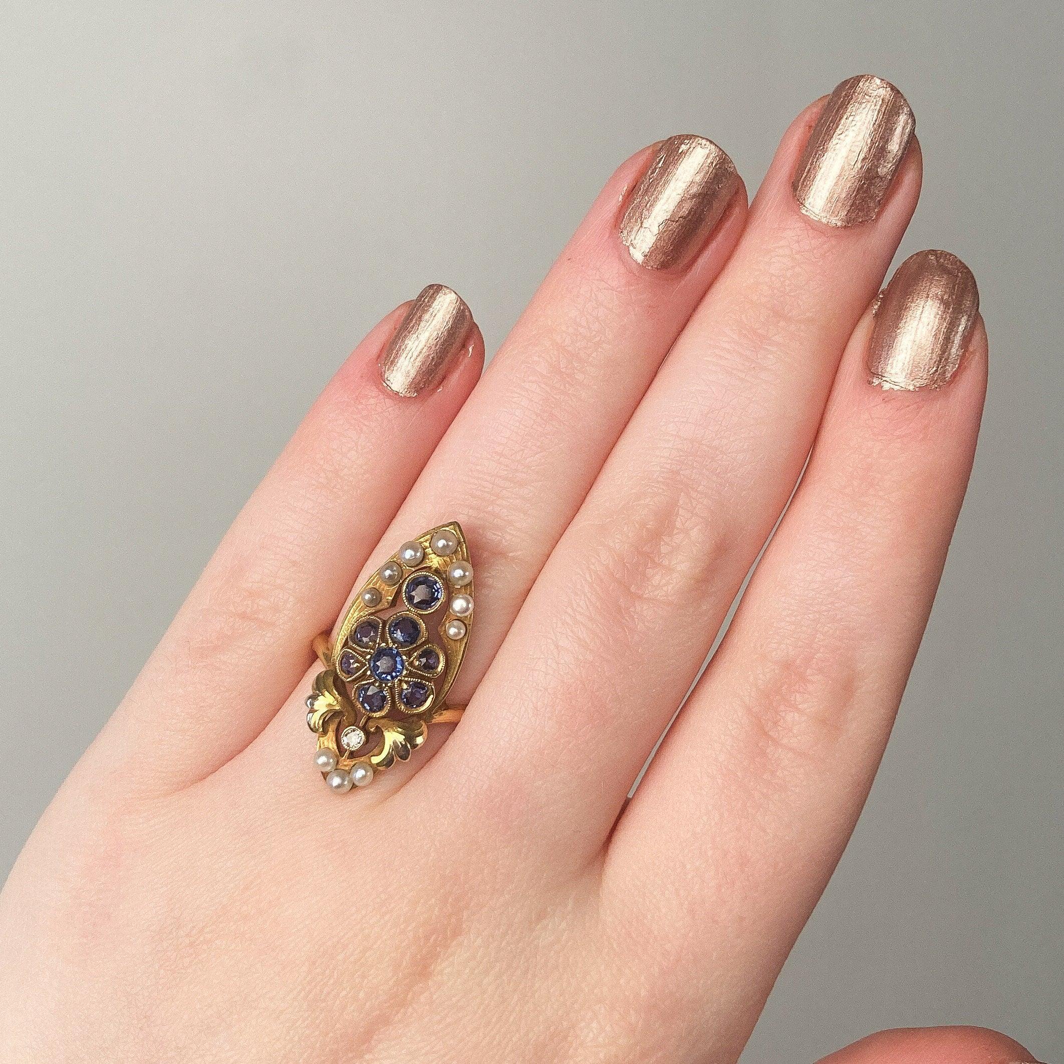Women's Art Nouveau Sapphire and Pearl Ring of 14k Gold For Sale