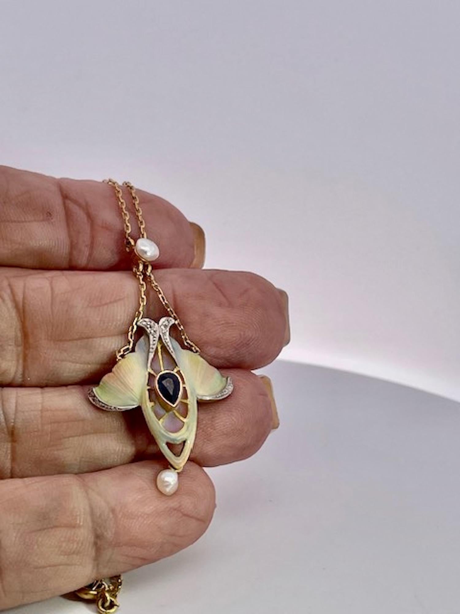 Ciondolo Art Nouveau con zaffiro, perla e smalto 14K in vendita 2