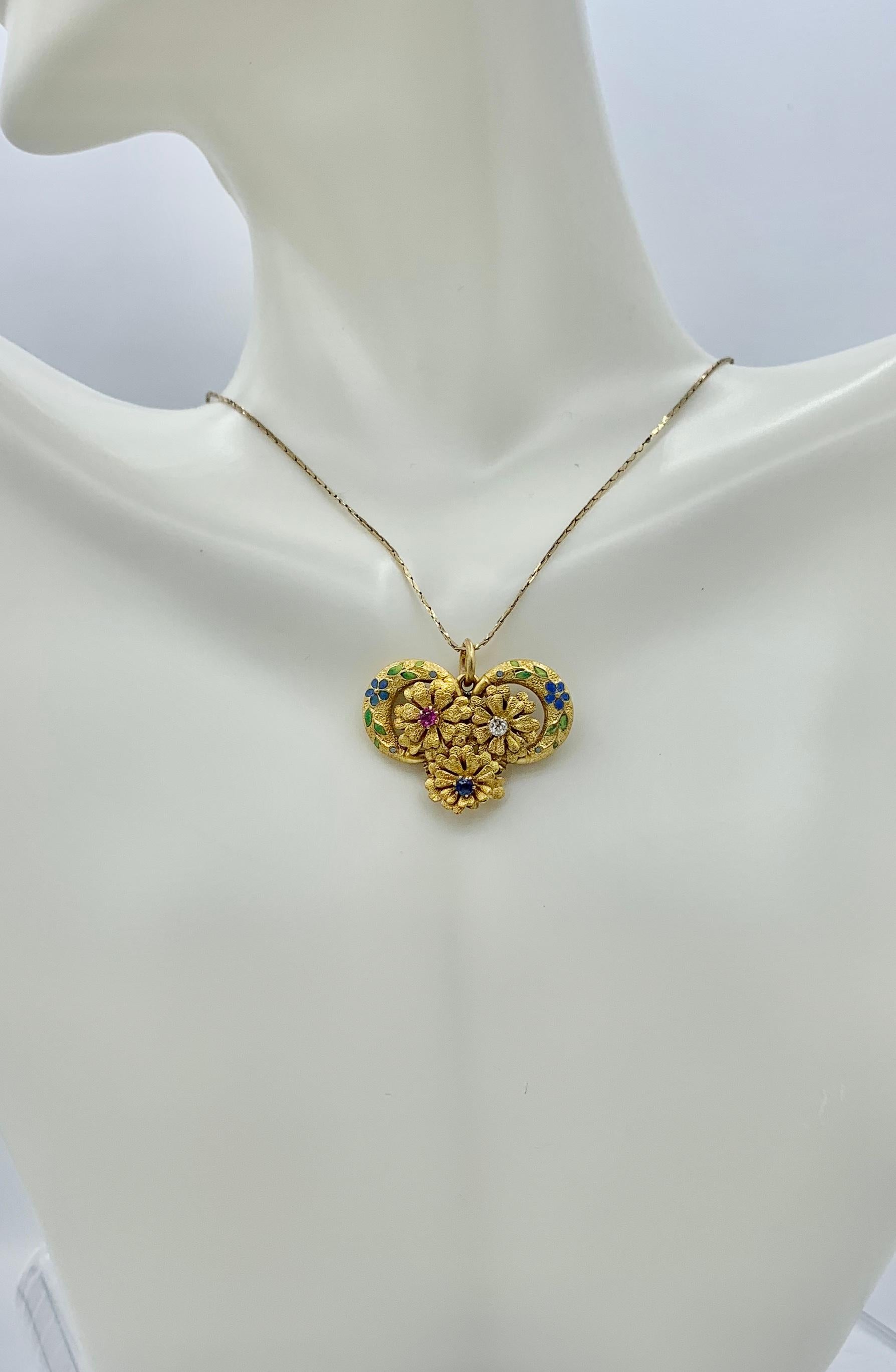 Art Nouveau Zafiro Rubí Diamante Esmalte Colgante Flor Collar Oro 14 Kilates en venta 1