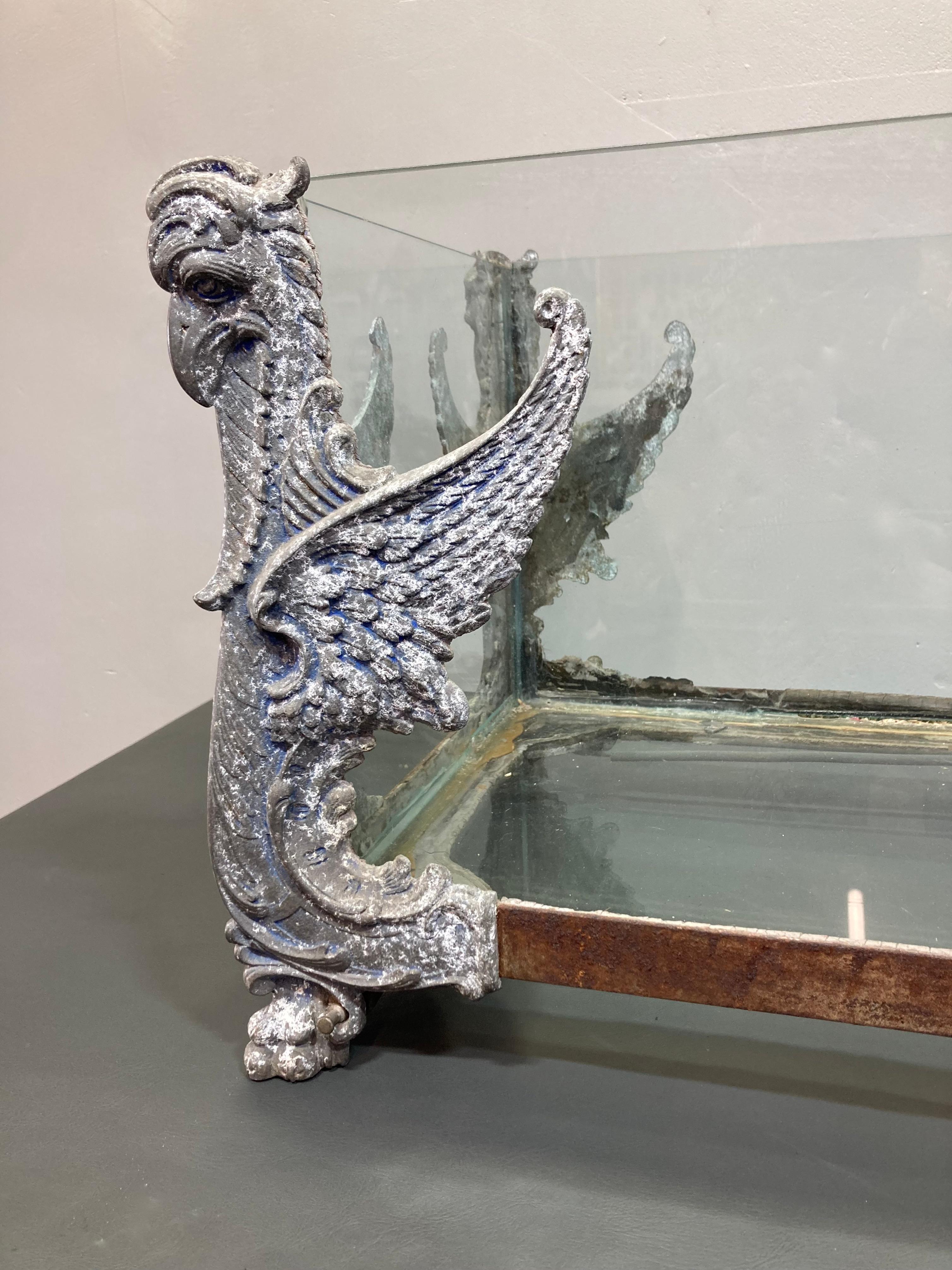 Tank sculptural Art Nouveau en vente 1