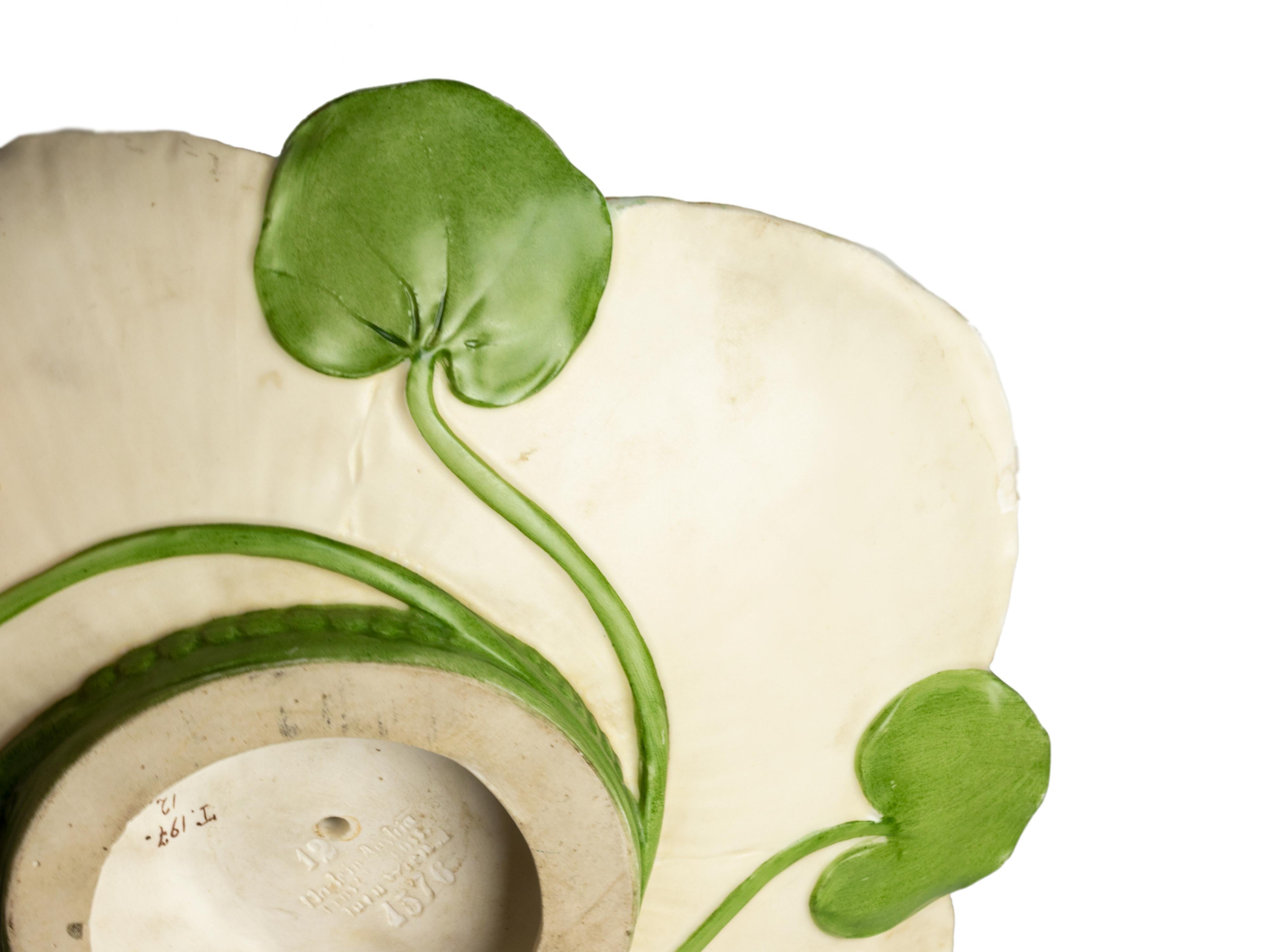 Scultura Art Nouveau, Vassoio figurato Fanciulla e Ninfee, Ernst Wahliss in vendita 2