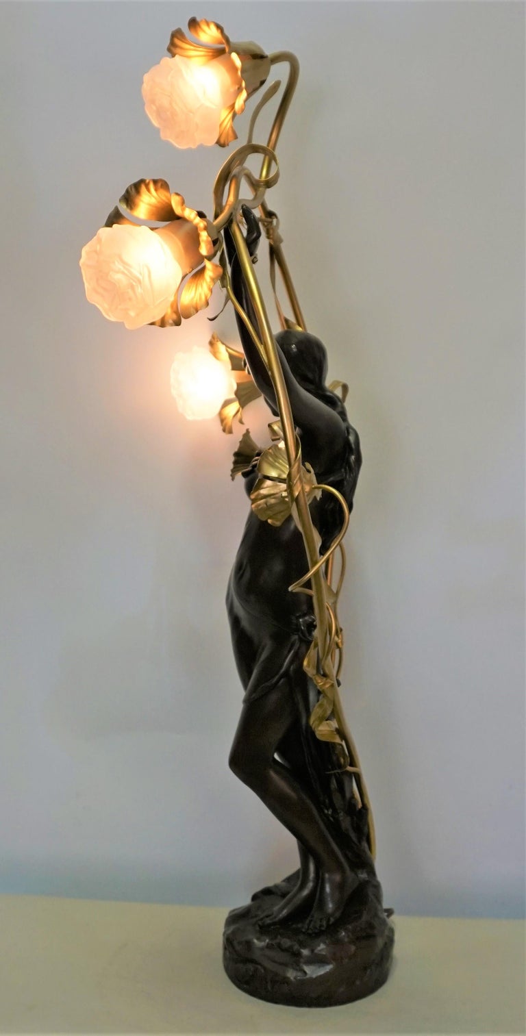French Art Nouveau Sculpture Table Lamp For Sale