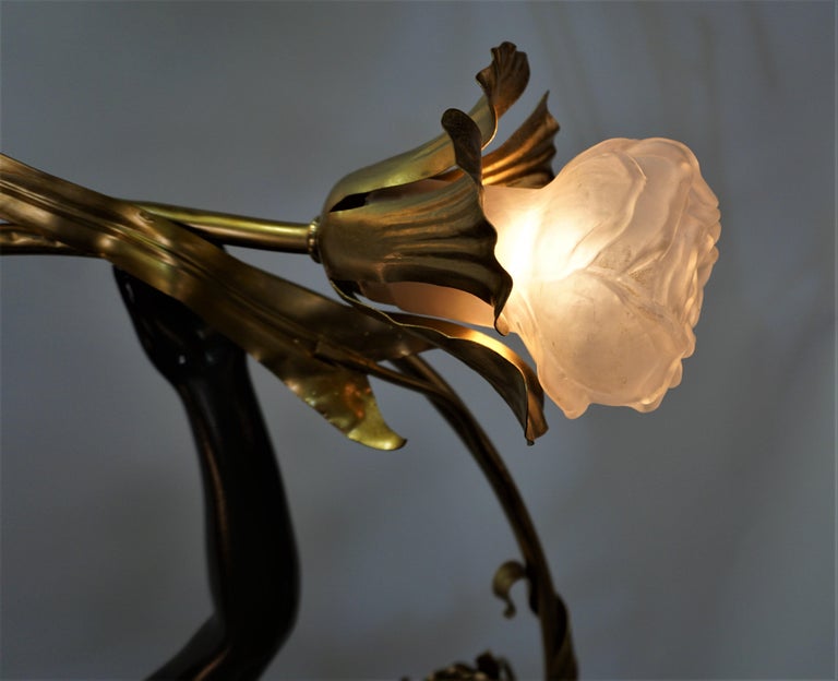 Art Nouveau Sculpture Table Lamp For Sale 2