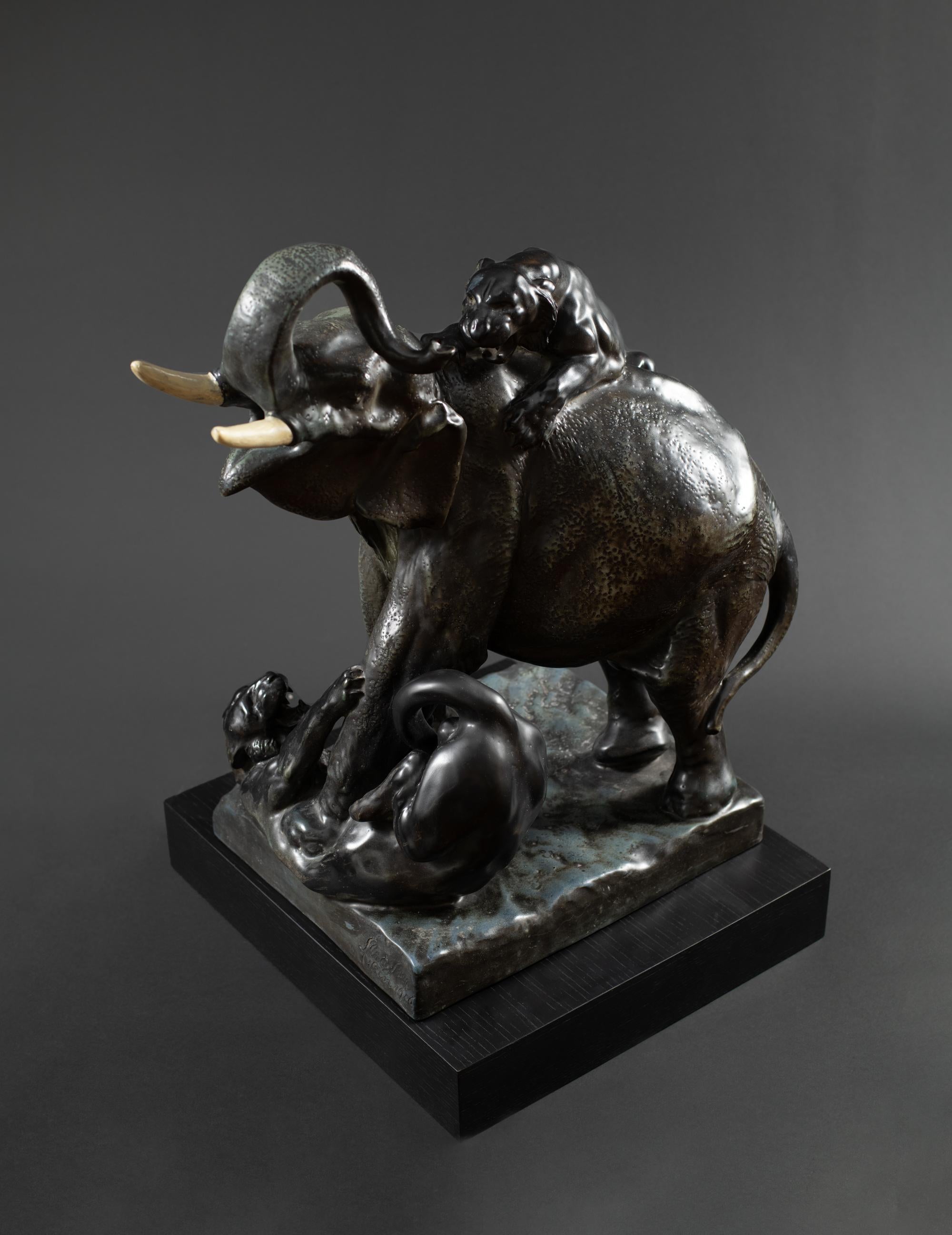 Jugendstil-Skulptur „The Invincable“ von Arthur Strasser für RStK Amphora im Zustand „Gut“ im Angebot in Chicago, US