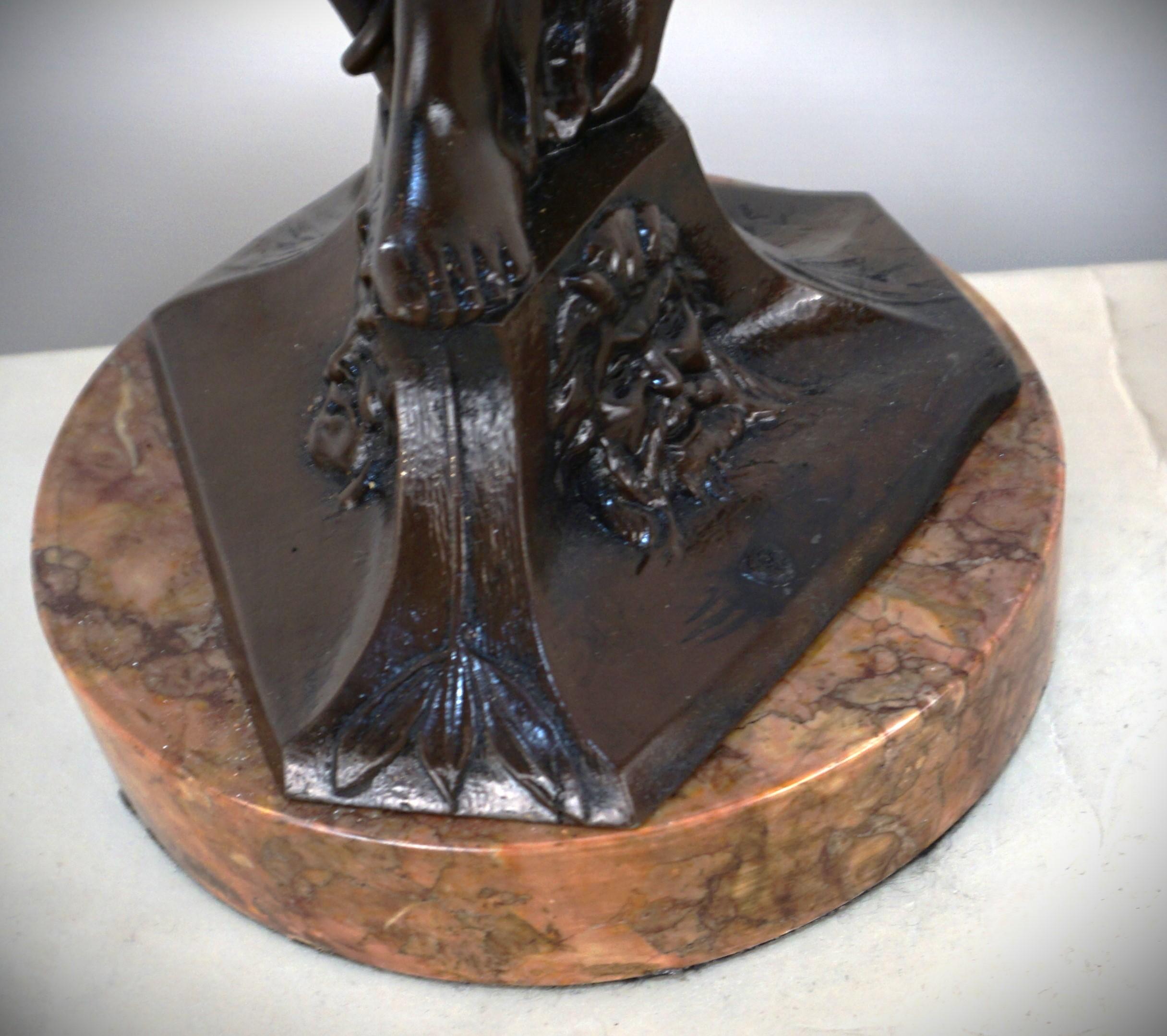 Art Nouveau Sculpture Three Light Table Lamp For Sale 6