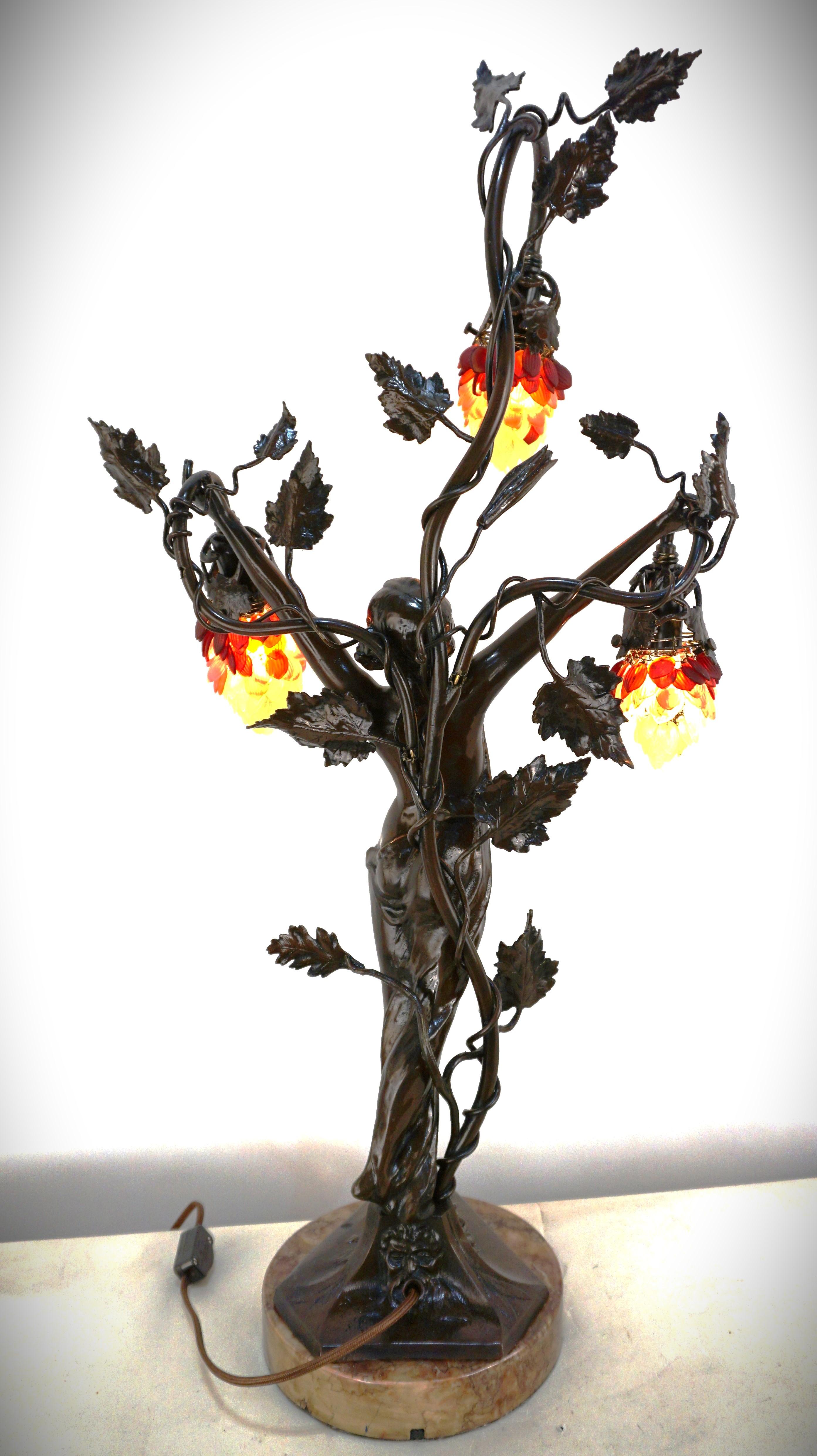 Art Nouveau Sculpture Three Light Table Lamp For Sale 2