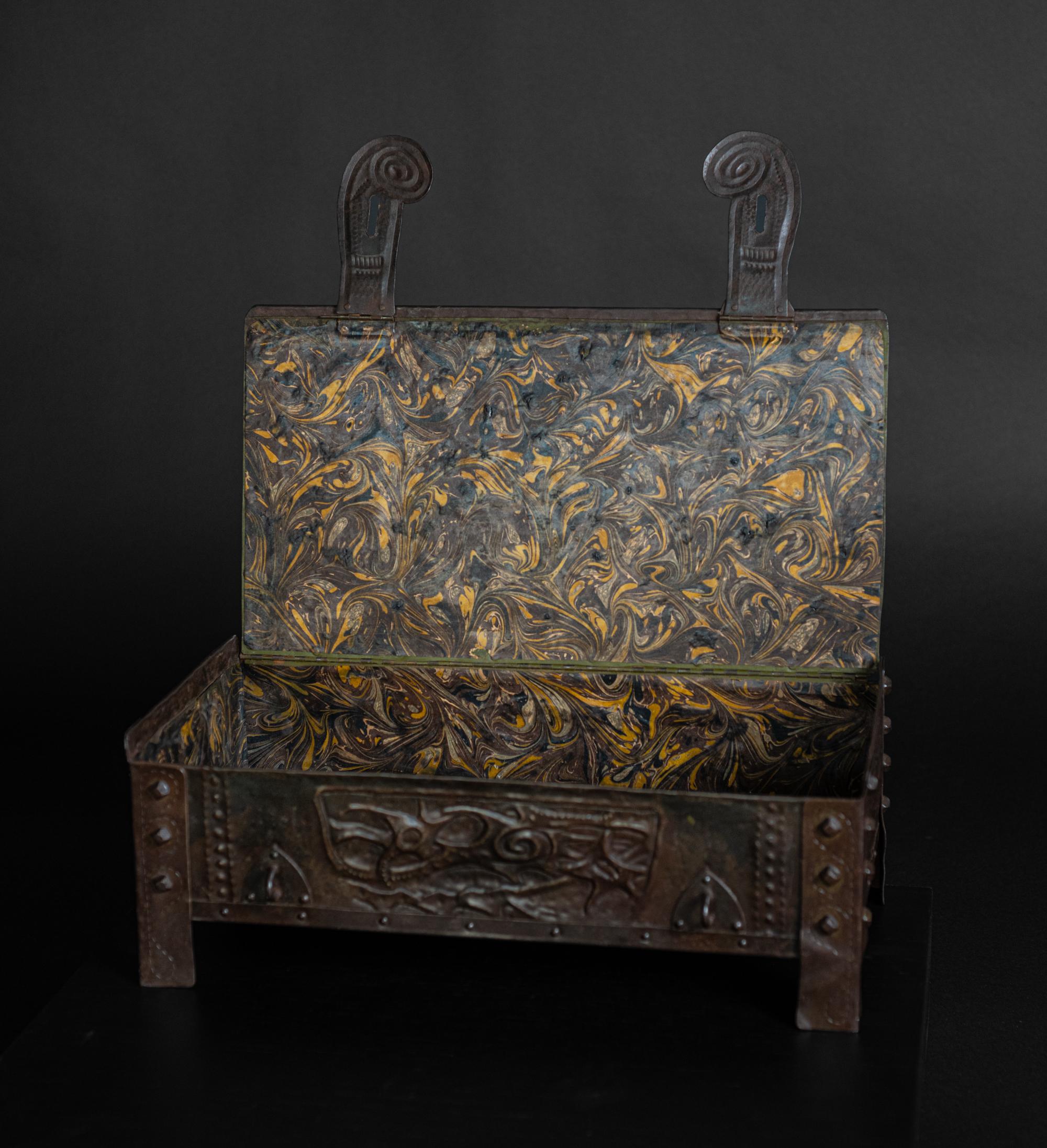 Early 20th Century Art Nouveau Sea Battle Repoussé Box with Moonstones by Alfred Daguet For Sale