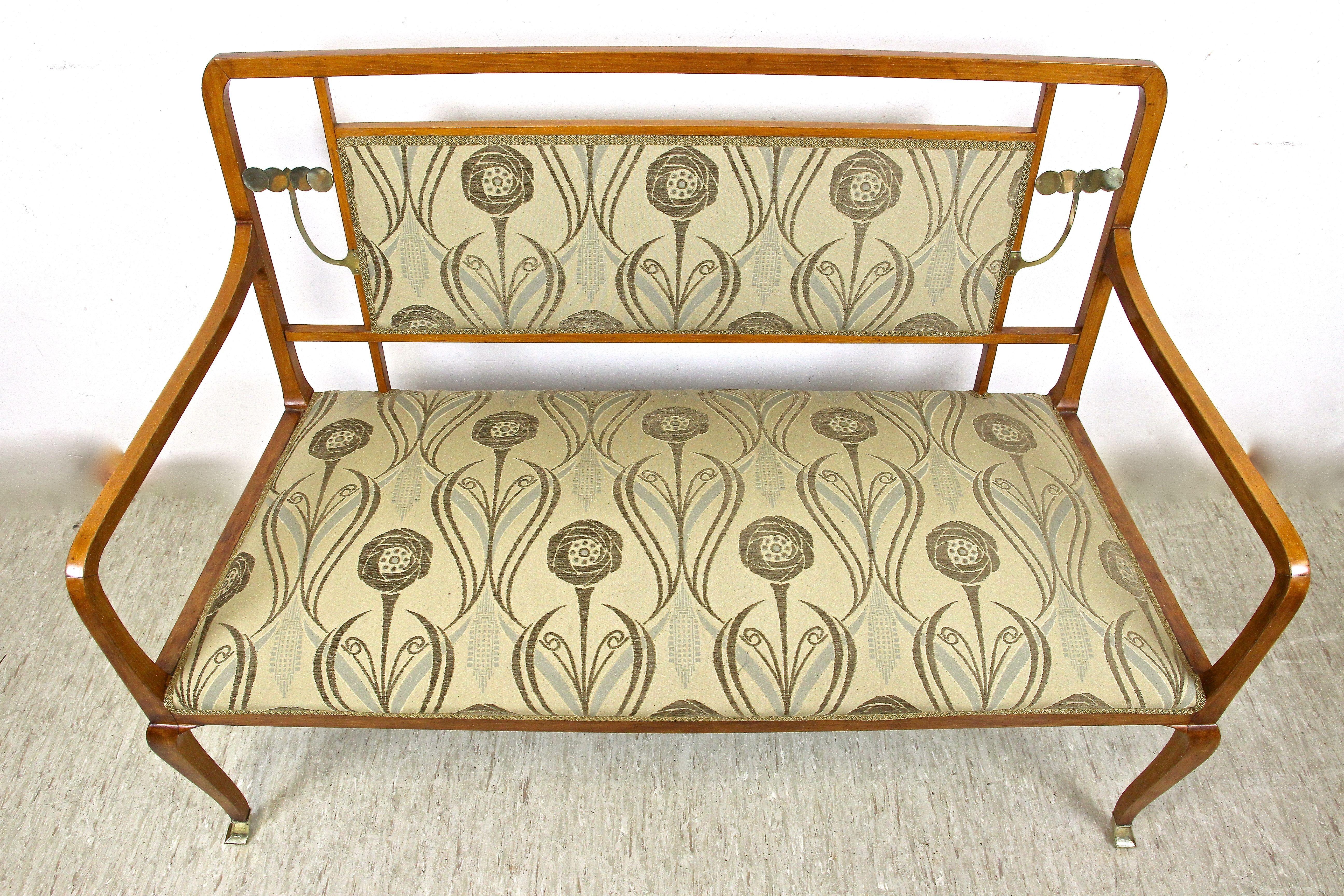 20th Century Art Nouveau Seating Set with Brass Elements + Table, Austria, circa 1910 For Sale