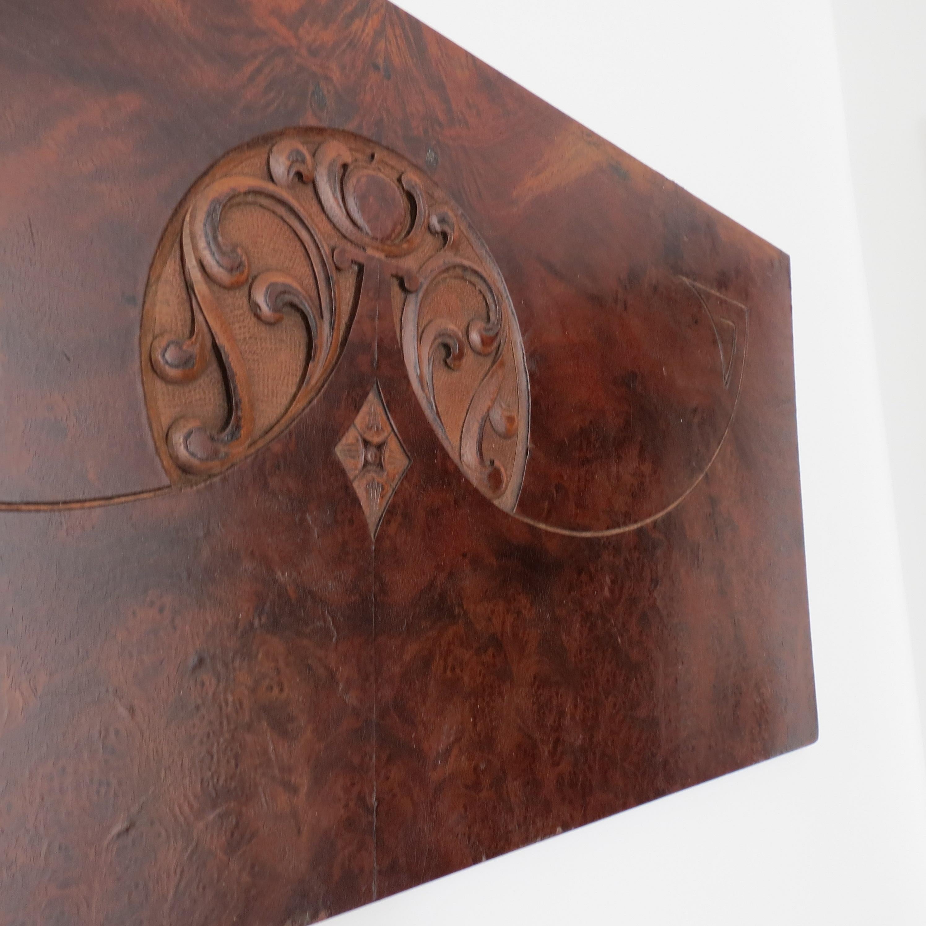 Art Nouveau Secessionist geschnitzt Burr Walnut Holz Wand hängend 1900 im Angebot 1