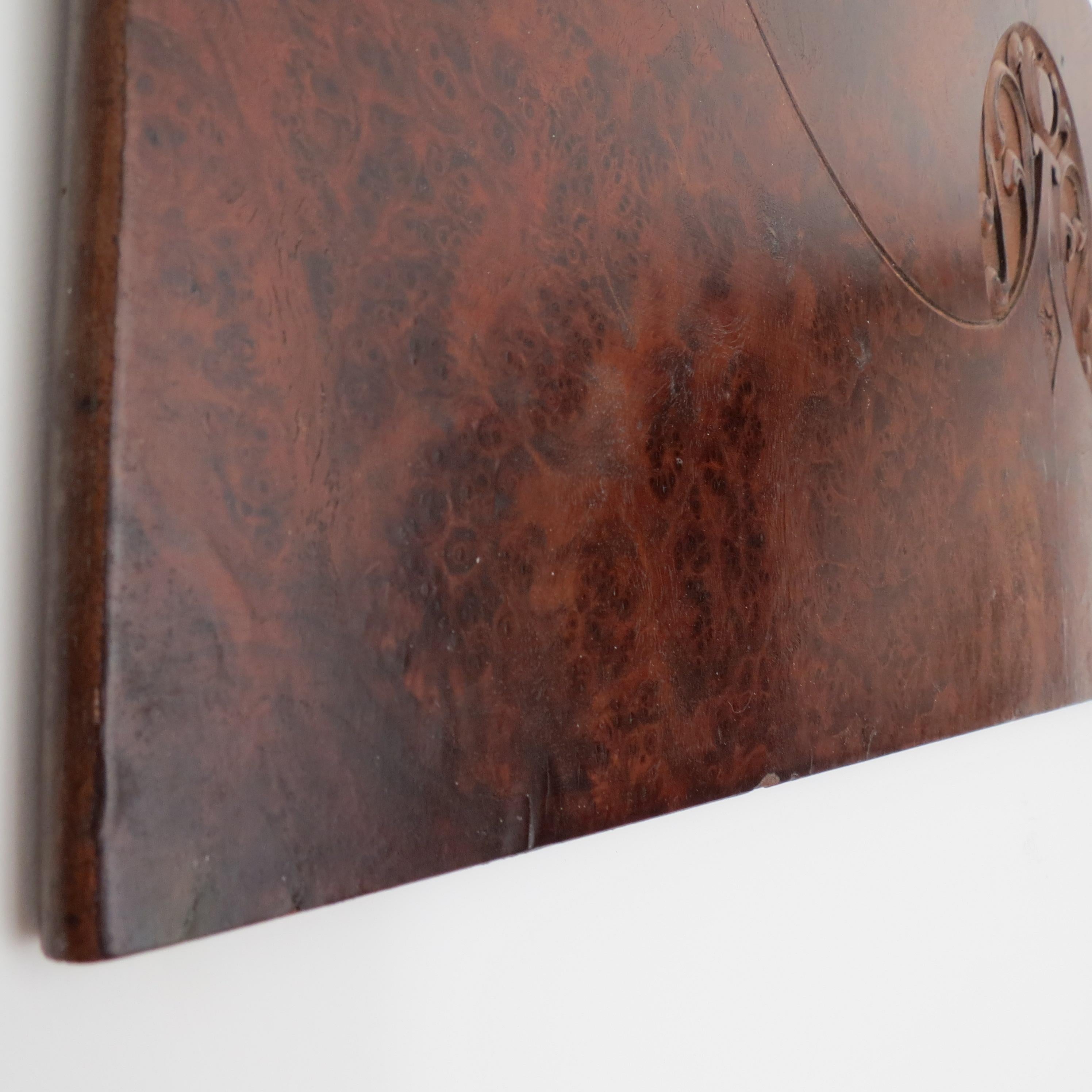 Art Nouveau Secessionist geschnitzt Burr Walnut Holz Wand hängend 1900 im Angebot 3