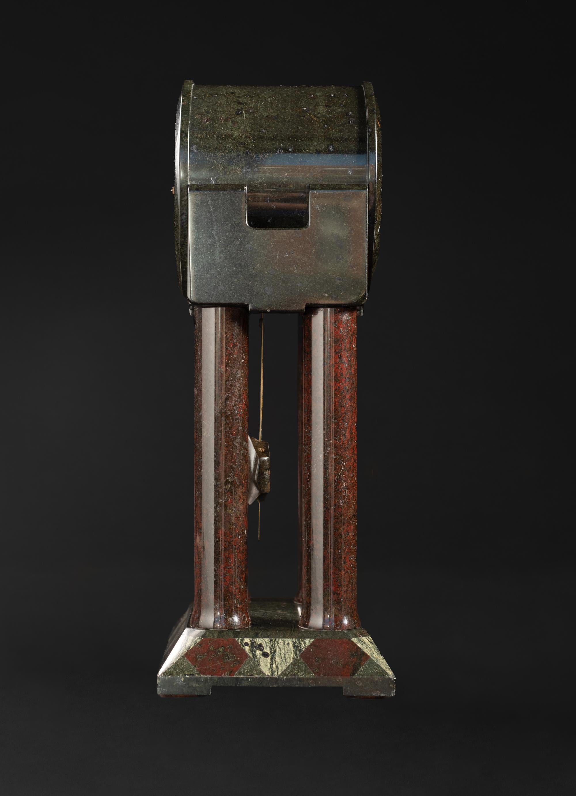 Art Nouveau Serpentine Stone Pendulum Clock by Albin Müller In Good Condition For Sale In Chicago, US