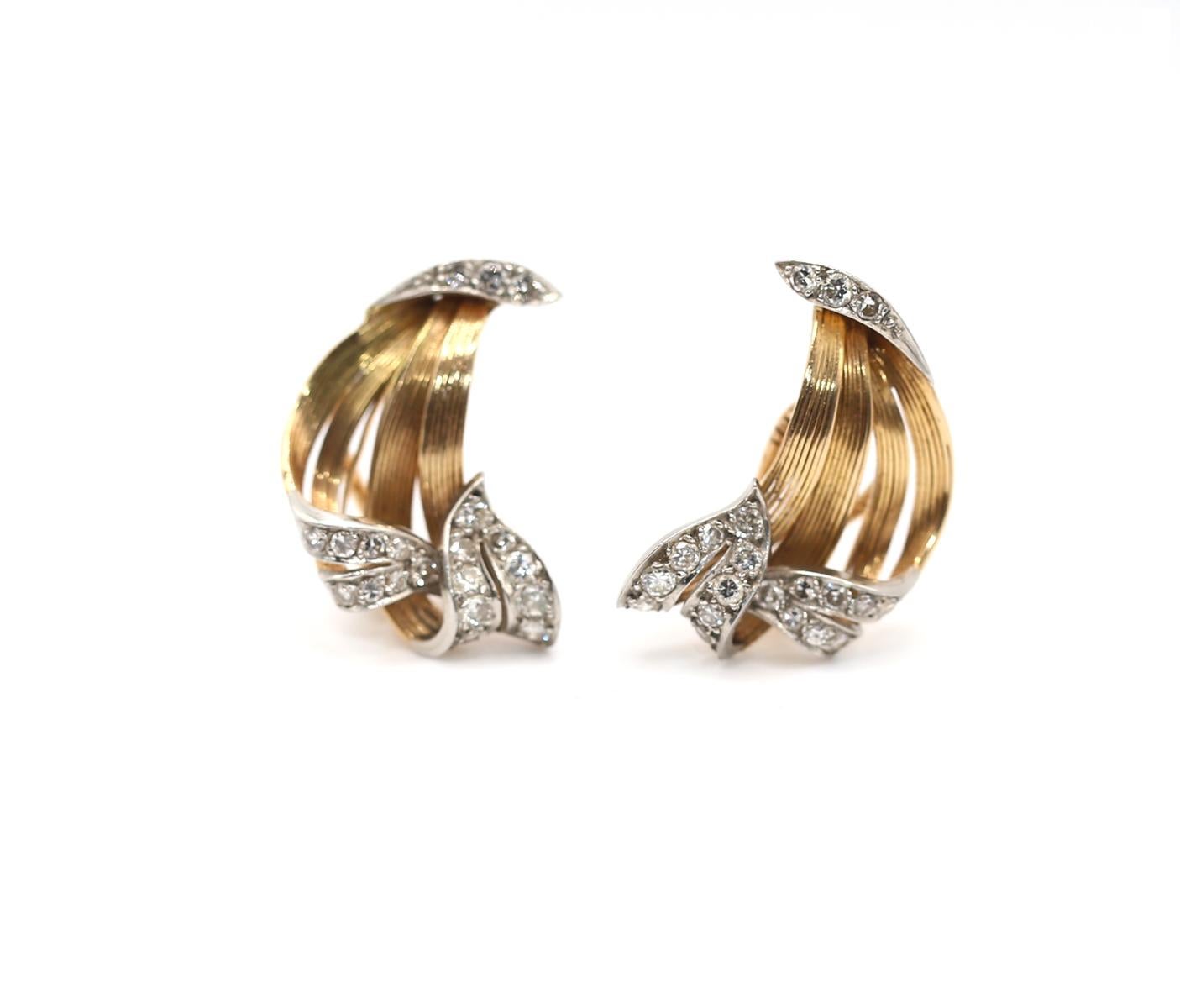 Art Nouveau Set Earrings Brooch Diamonds Natural Motive 18K Yellow Gold, 1930 For Sale 7
