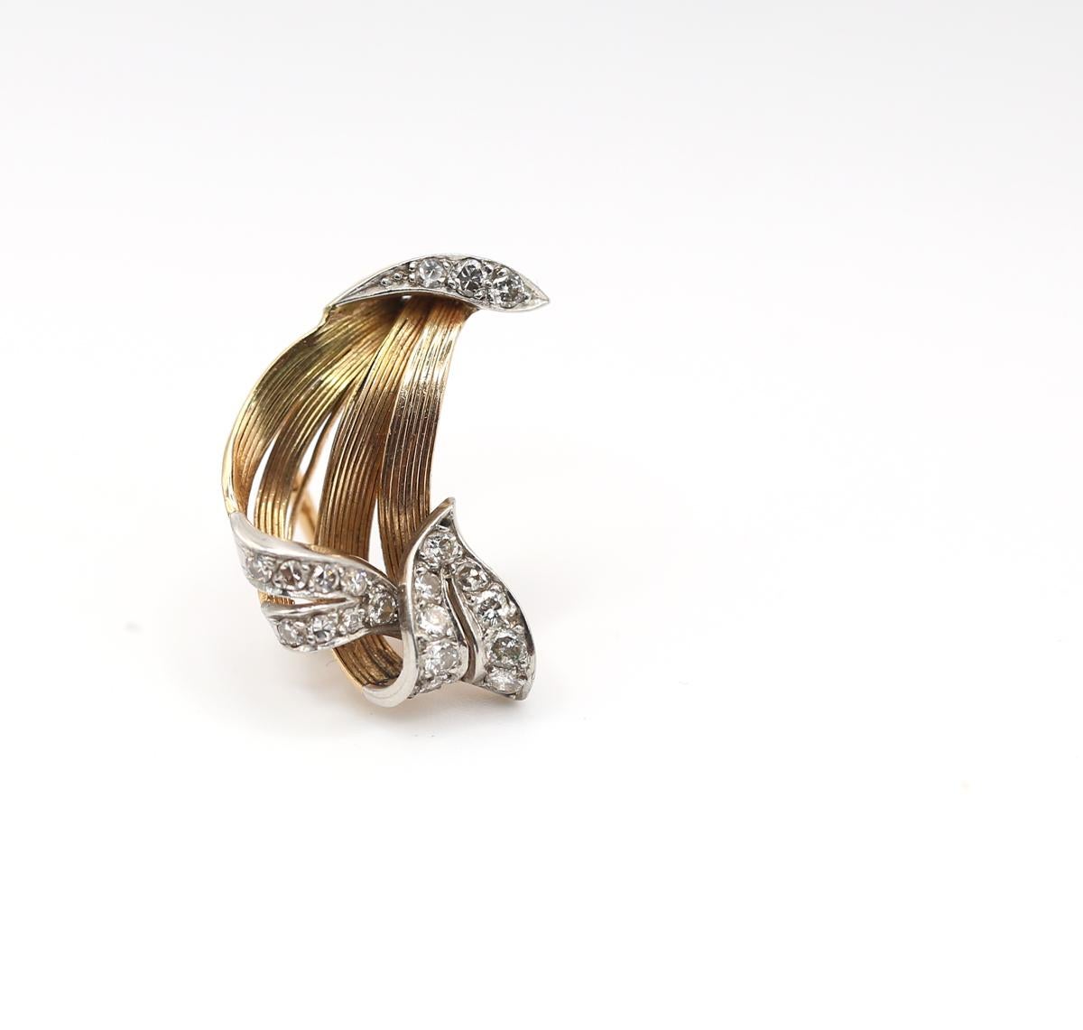 Art Nouveau Set Earrings Brooch Diamonds Natural Motive 18K Yellow Gold, 1930 For Sale 10