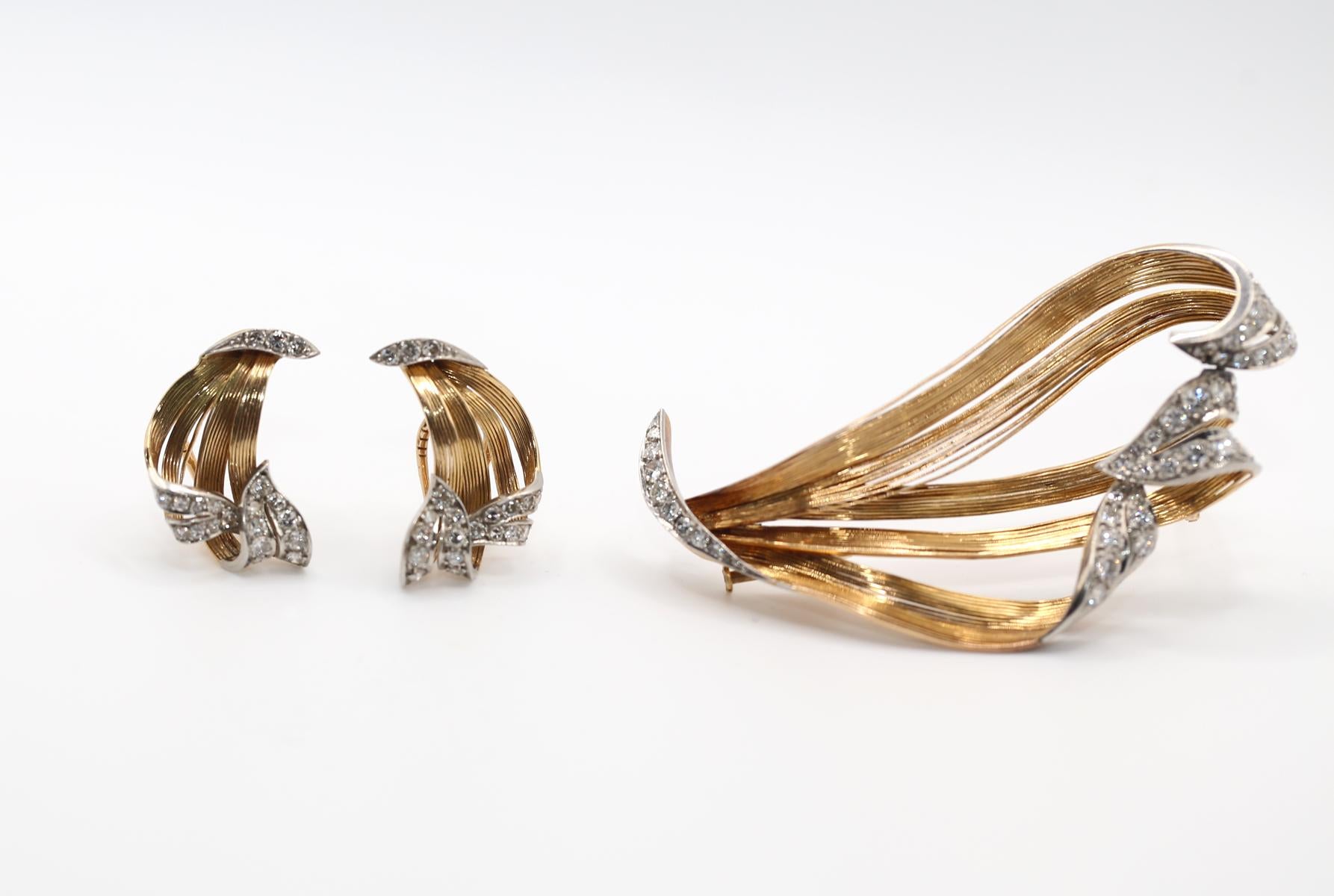 Art Nouveau Set Earrings Brooch Diamonds Natural Motive 18K Yellow Gold, 1930 For Sale 11