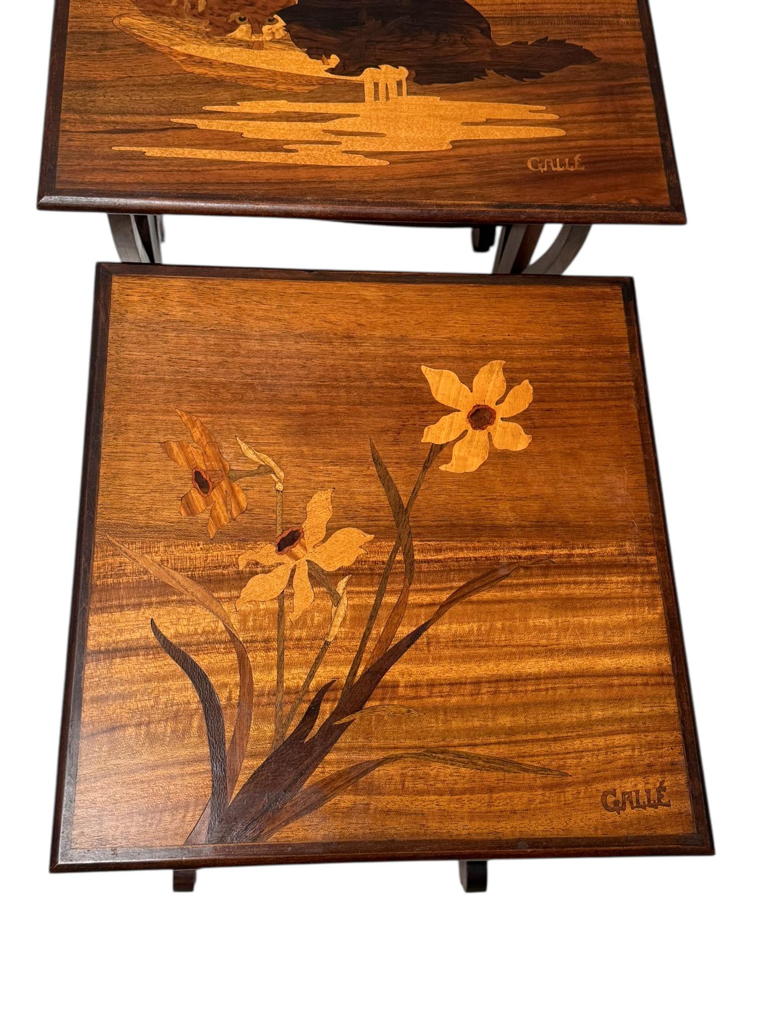 Juego de cuatro mesas nido Art Nouveau de Emile Galle Nancy Francia, 1900 en venta 4