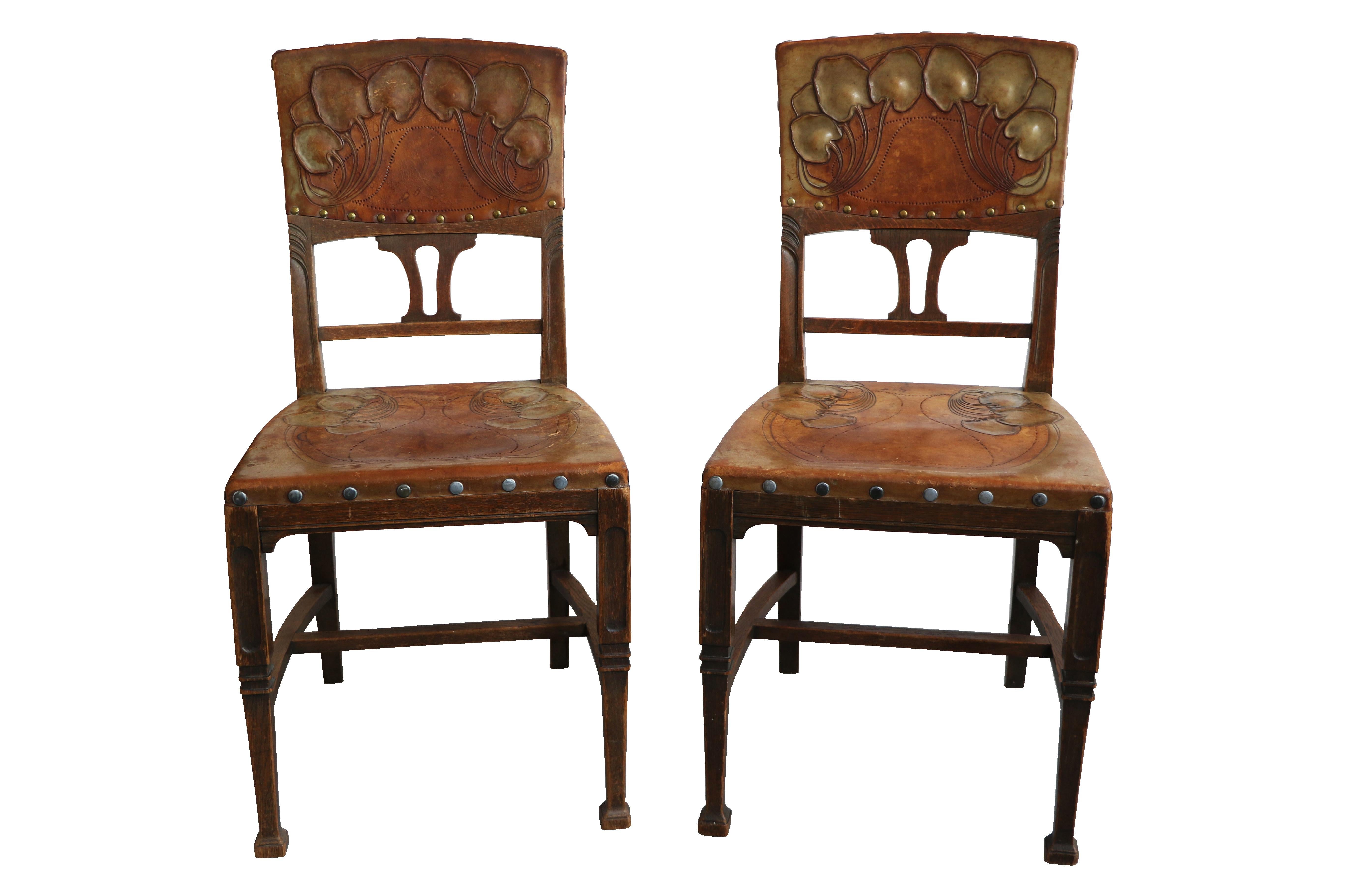 Art Nouveau Set of Six Chairs in Solid Oak. Vienna, c. 1910. For Sale 2