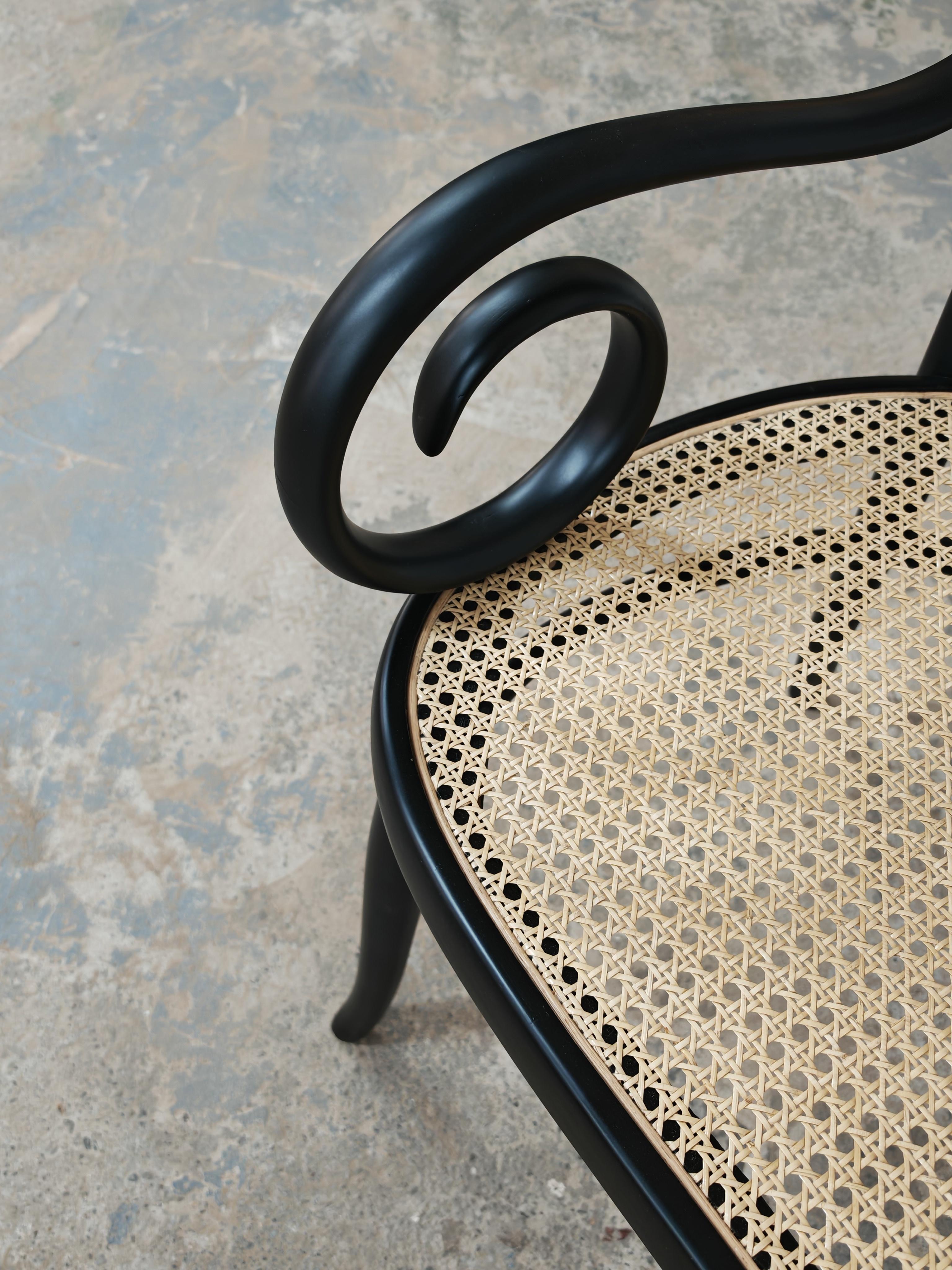 Sillón Art Nouveau nº 2 de madera curvada y caña de Thonet Brothers, Austria Década de 1870 en venta 4