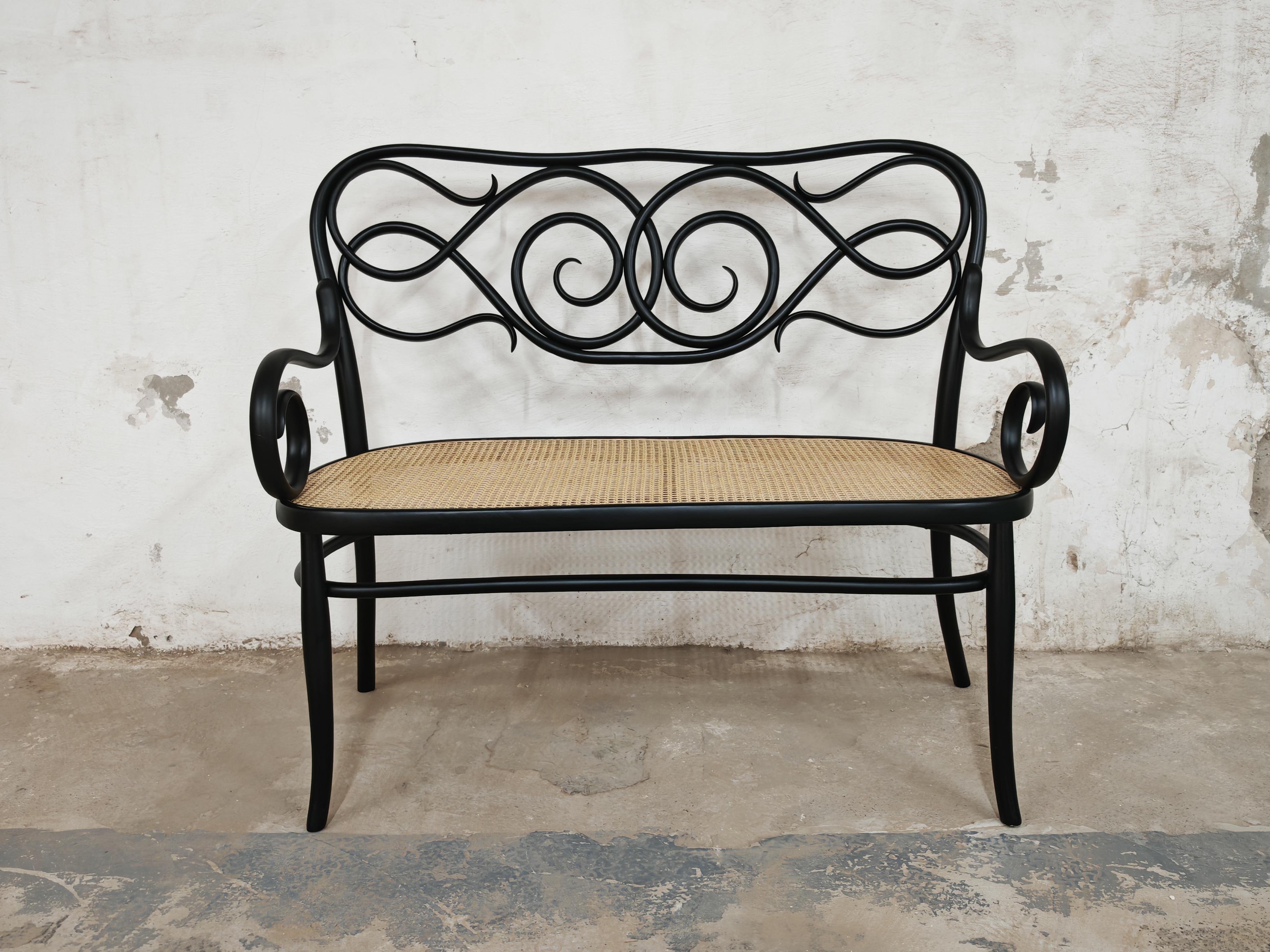 Sillón Art Nouveau nº 2 de madera curvada y caña de Thonet Brothers, Austria Década de 1870 en venta 5