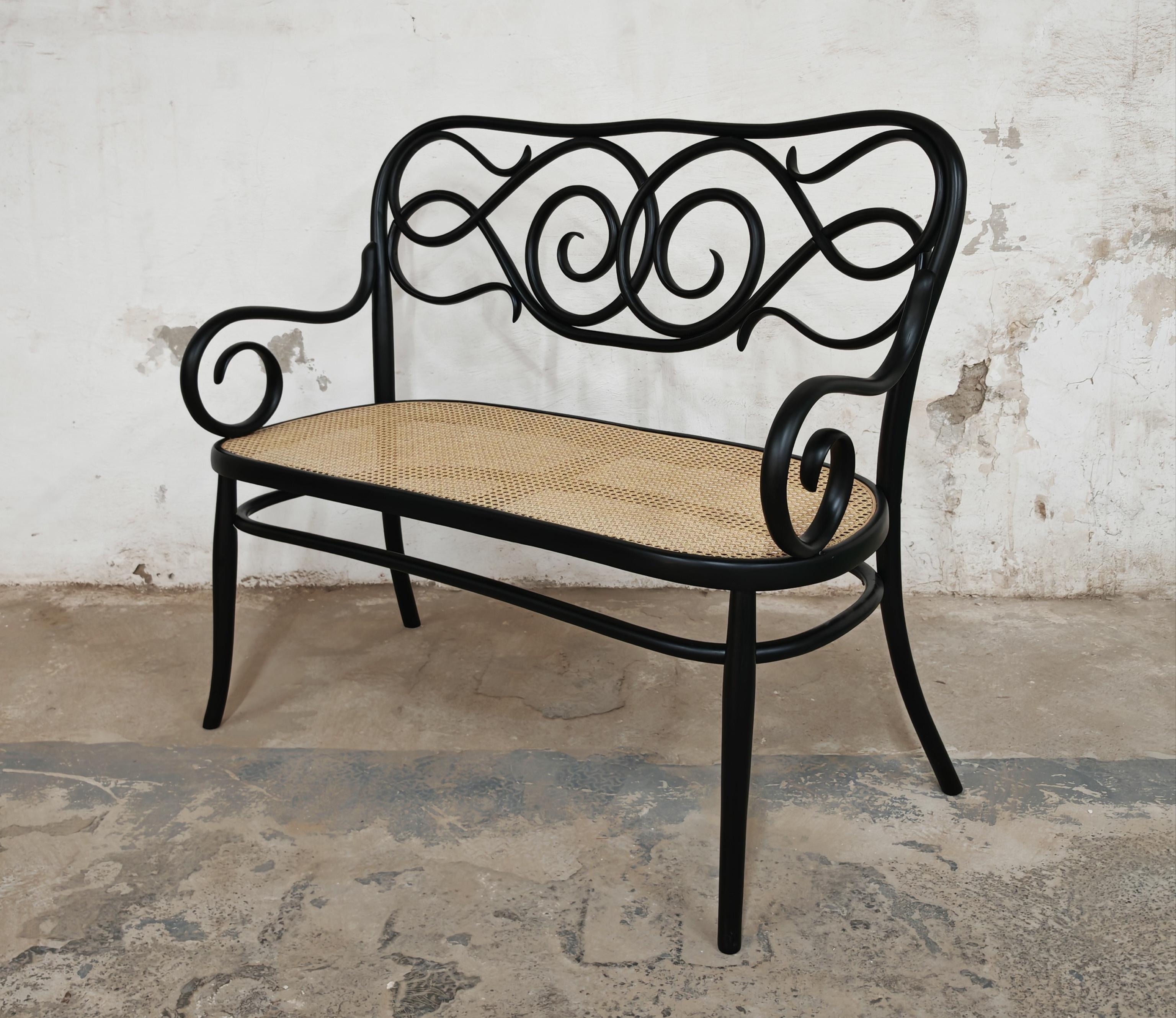 Sillón Art Nouveau nº 2 de madera curvada y caña de Thonet Brothers, Austria Década de 1870 Austríaco en venta