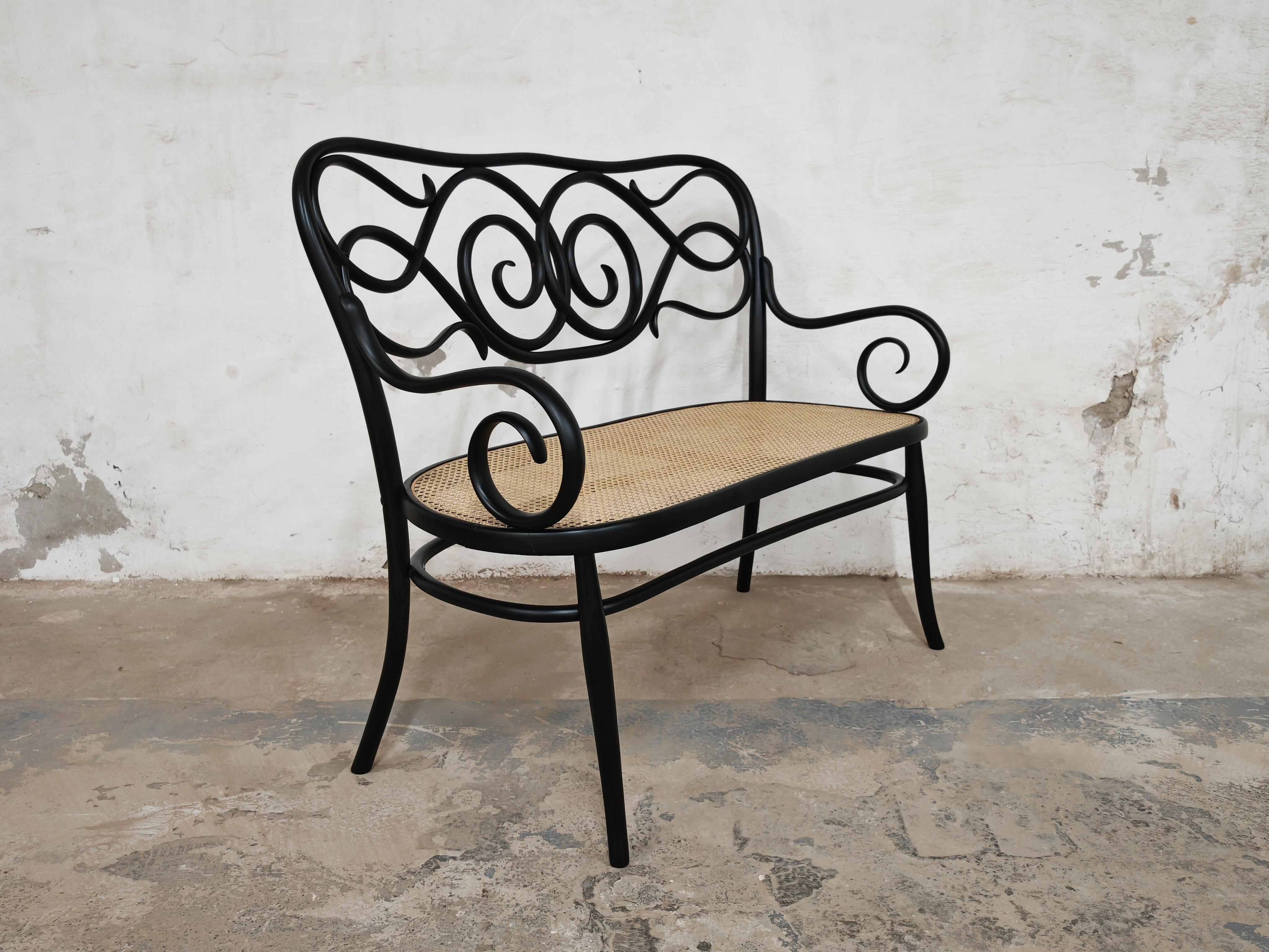 Sillón Art Nouveau nº 2 de madera curvada y caña de Thonet Brothers, Austria Década de 1870 en venta 3