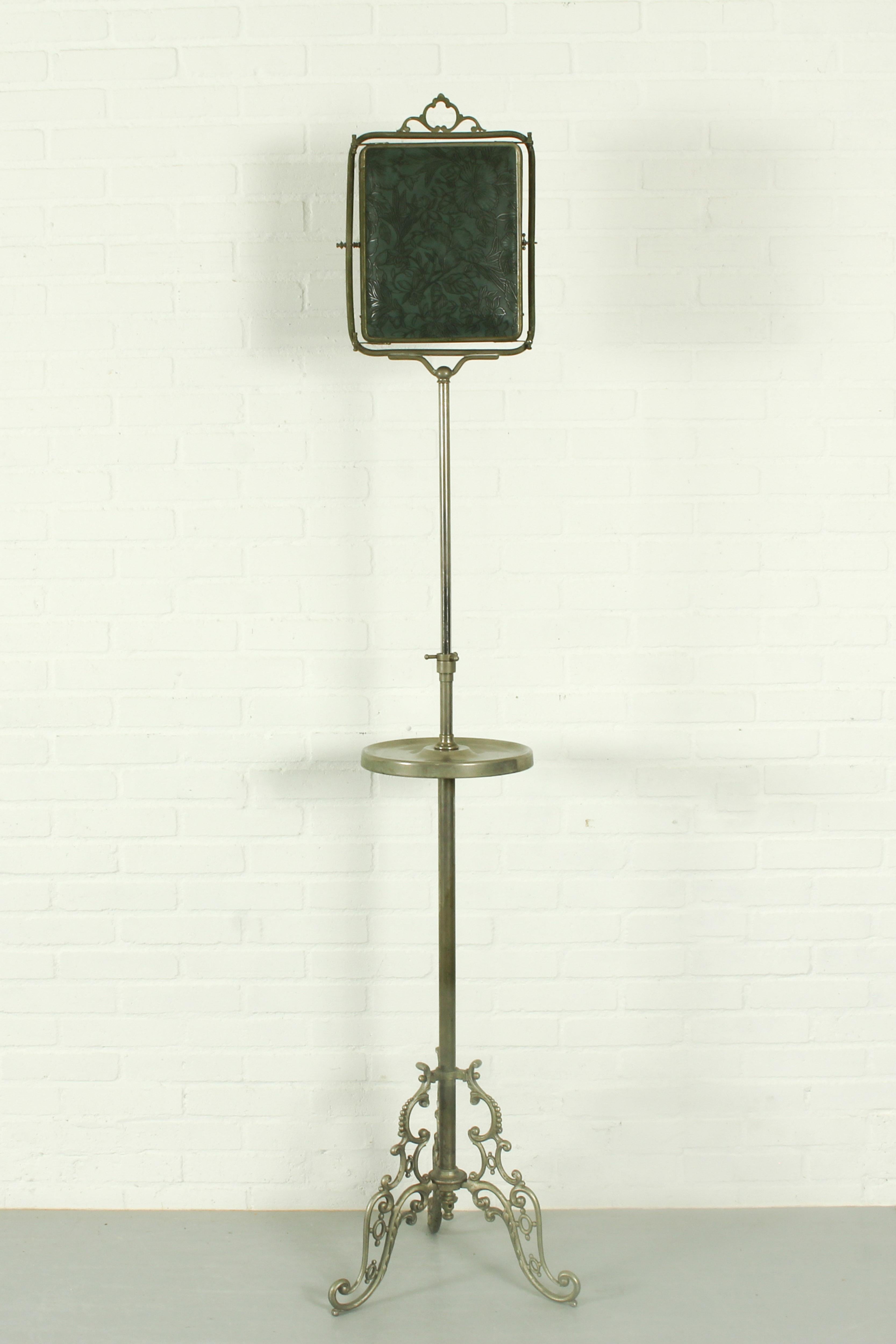 Art nouveau Stand de rasage Art Nouveau Miroir de barbier triple Foldes, années 1920 en vente