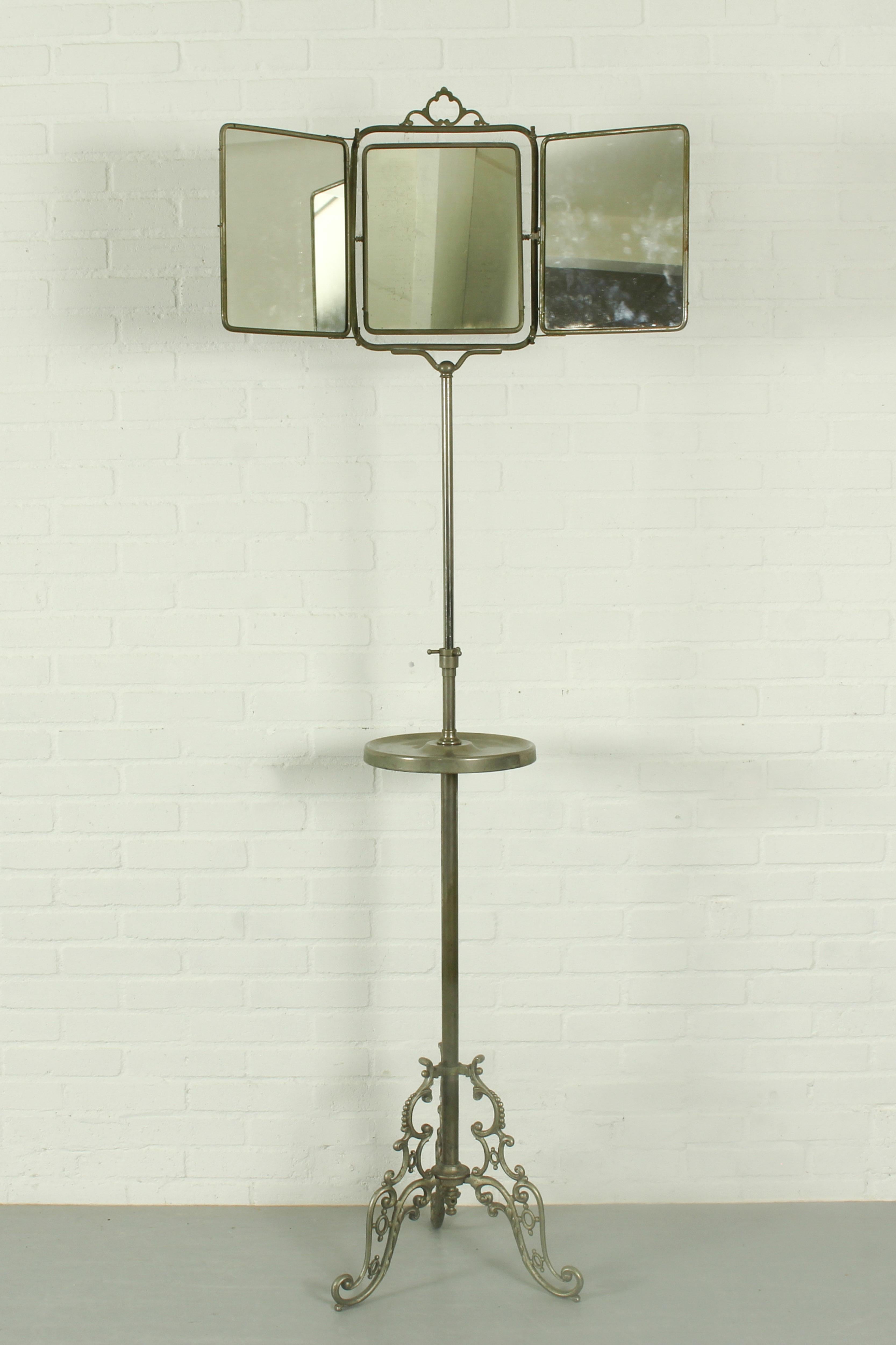 Art Nouveau Shaving Stand Three Fold Barber Mirror, 1920s In Fair Condition For Sale In Appeltern, Gelderland